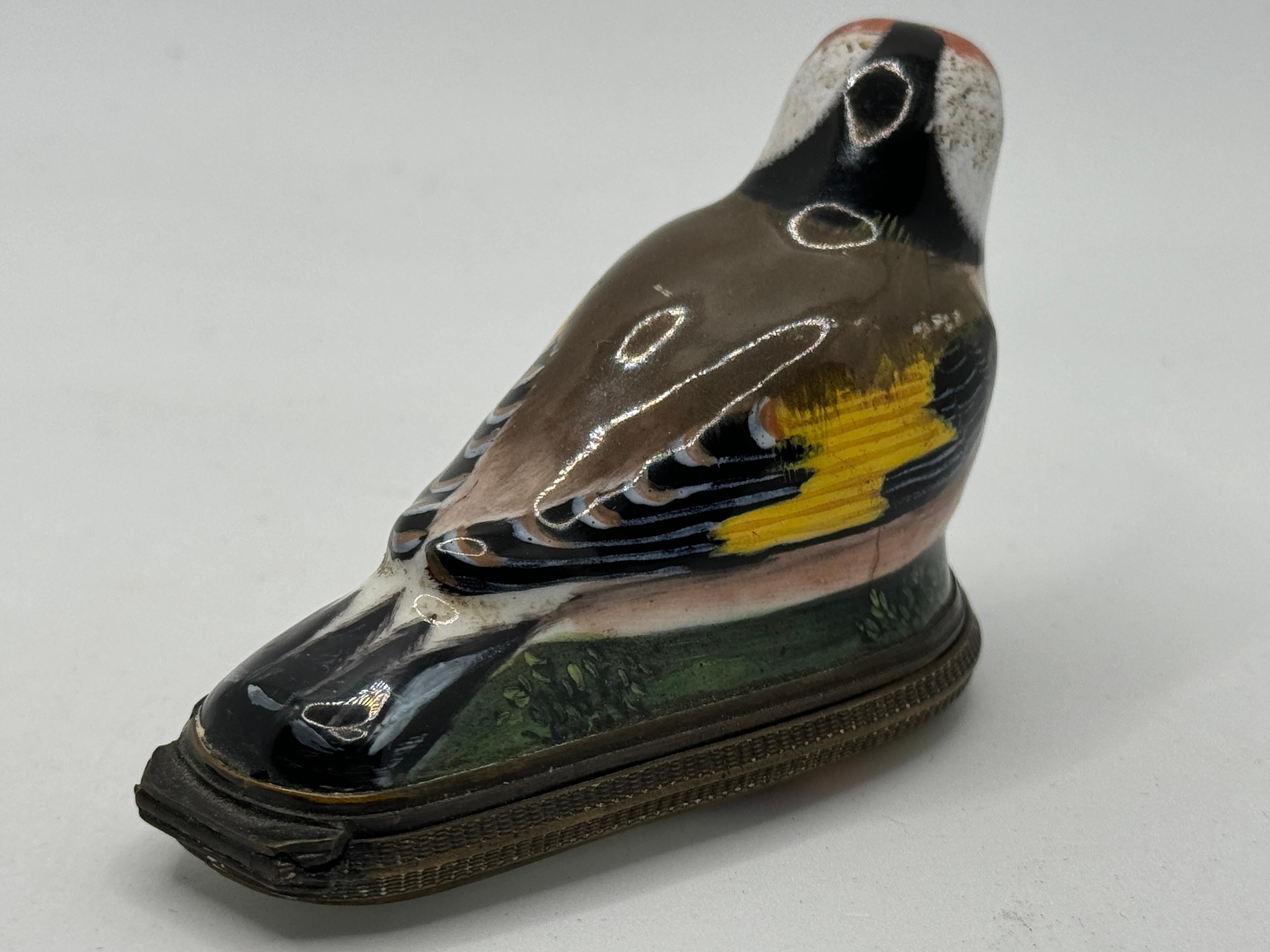 Mid-18th Century 18th Century Bilston English Enamel Bird Bonbonniere / Patch Box