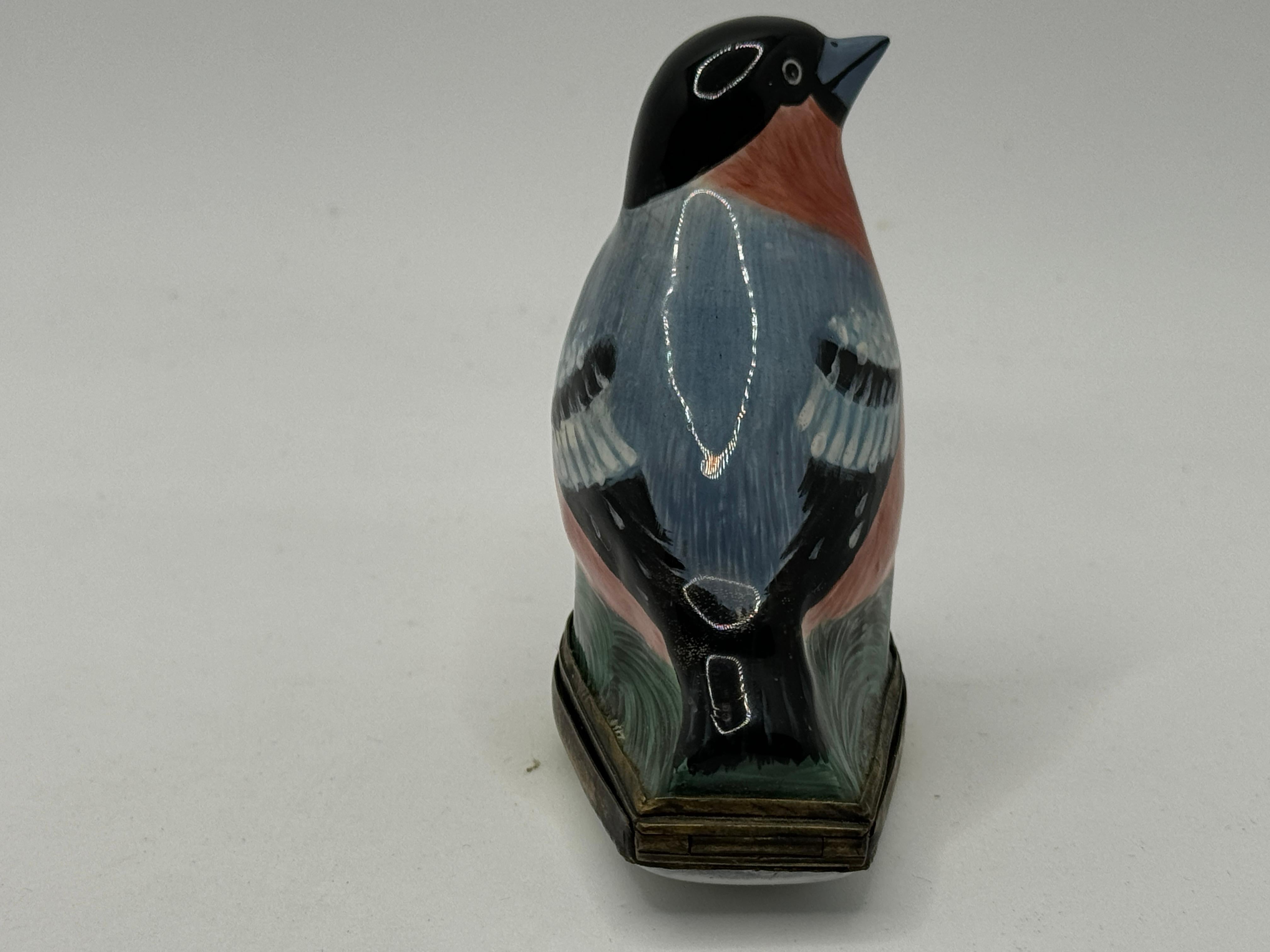 18th Century Bilston English Enamel Bird Bonbonniere / Patch Box 1