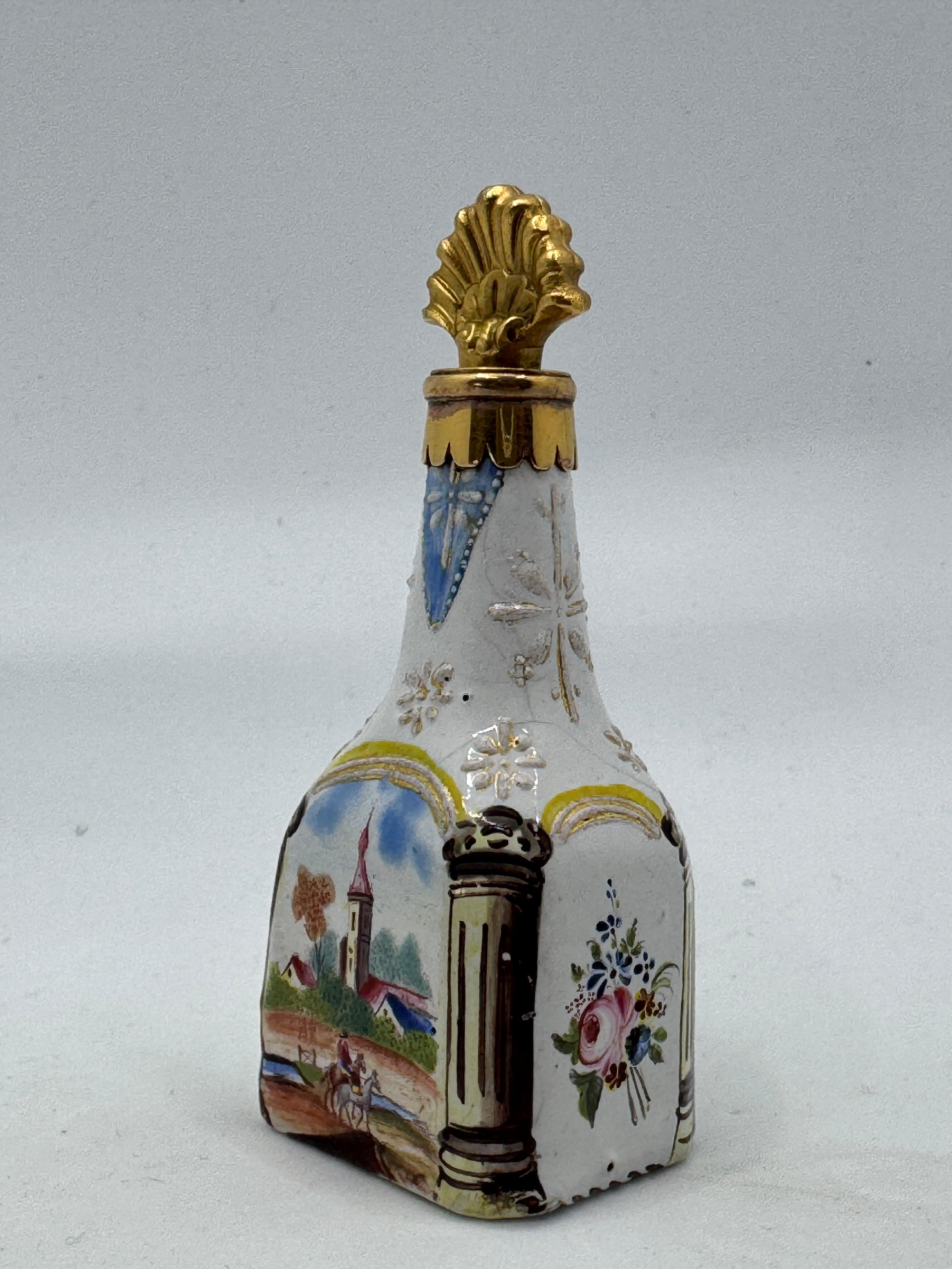 Hand-Painted 18th Century Bilston English Enamel Scent Flask, circa 1760 For Sale