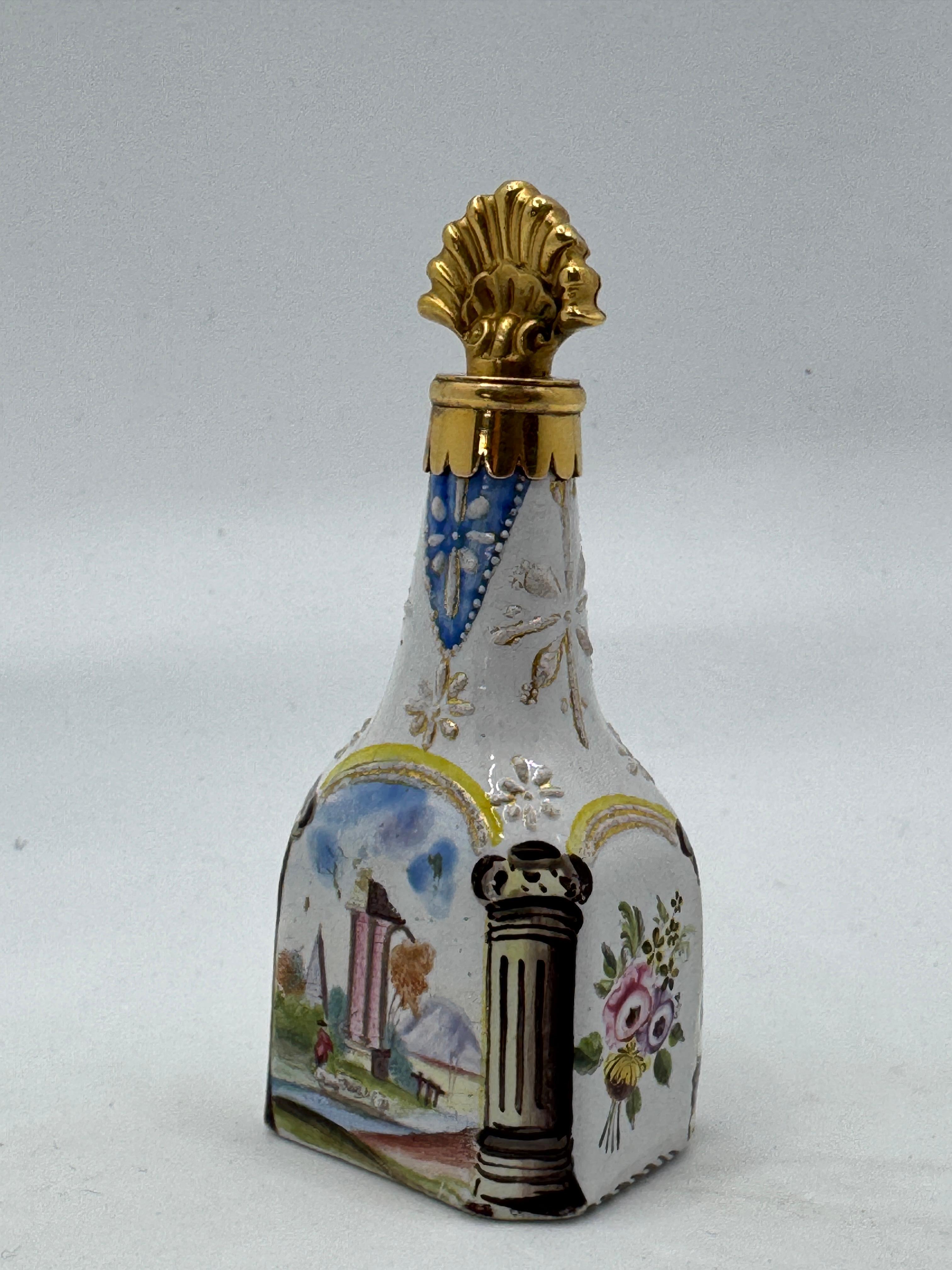 18th Century Bilston English Enamel Scent Flask, circa 1760 For Sale 2