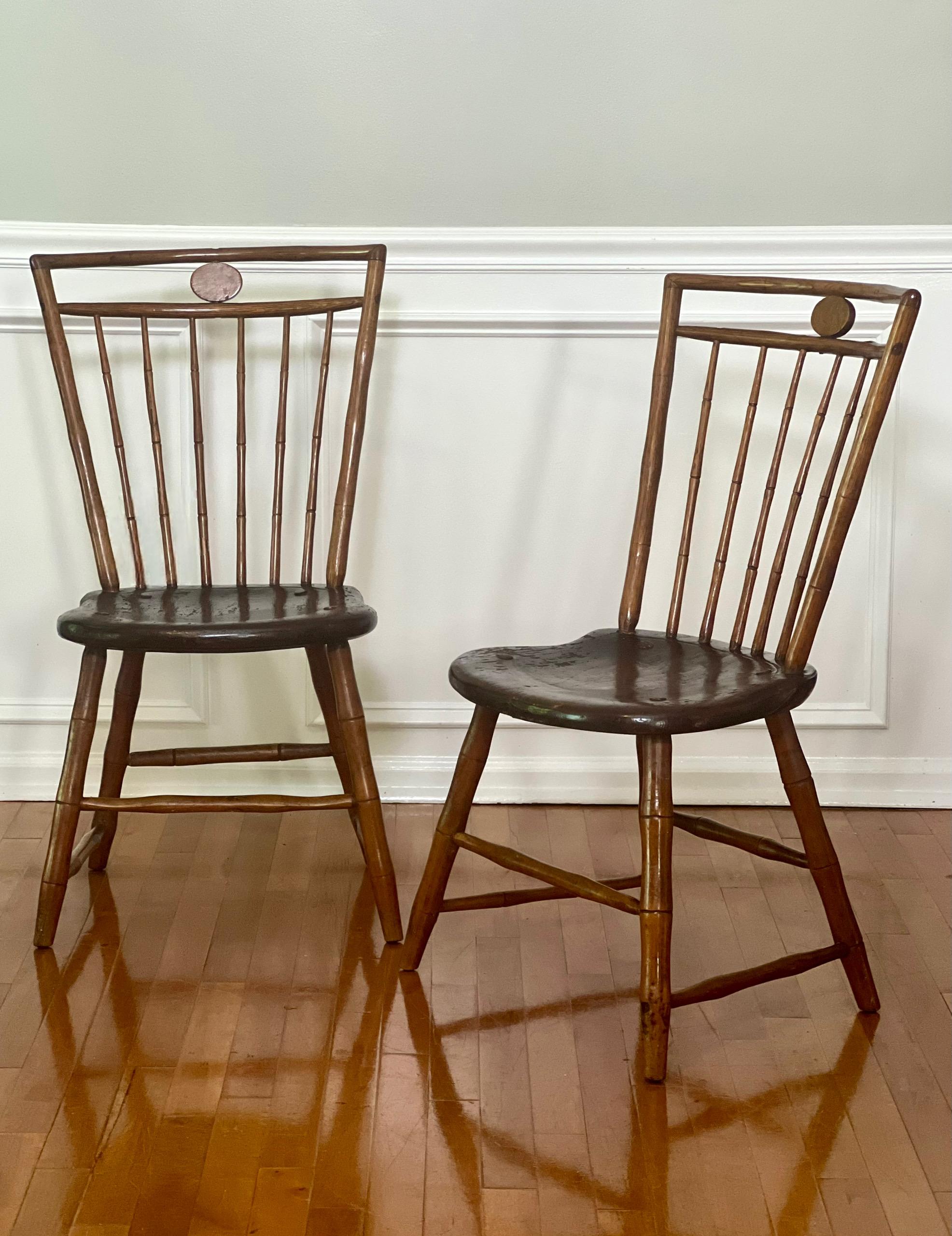 Handgefertigte, aus Bambus gedrechselte Windsor-Stühle in Vogelkäfigform von Love & Whitelock, um 1790.  Gefertigt aus einer Mischung von Hölzern, darunter Eiche und wahrscheinlich Hickory, Ahorn und/oder Pappel, mit einer klassischen