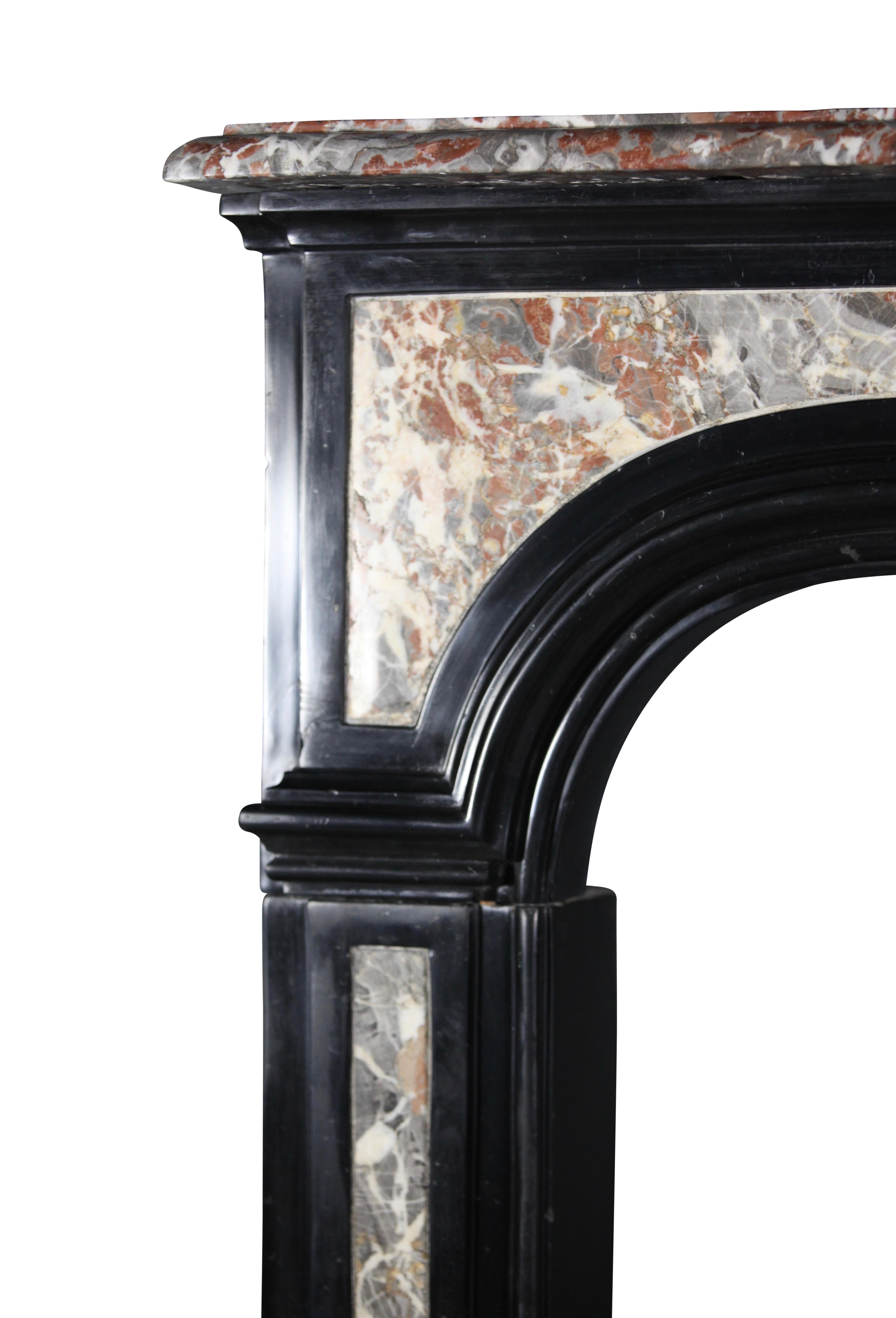 Cornice per caminetto in marmo nero belga del 18° secolo, arte e artigianato in vendita 4