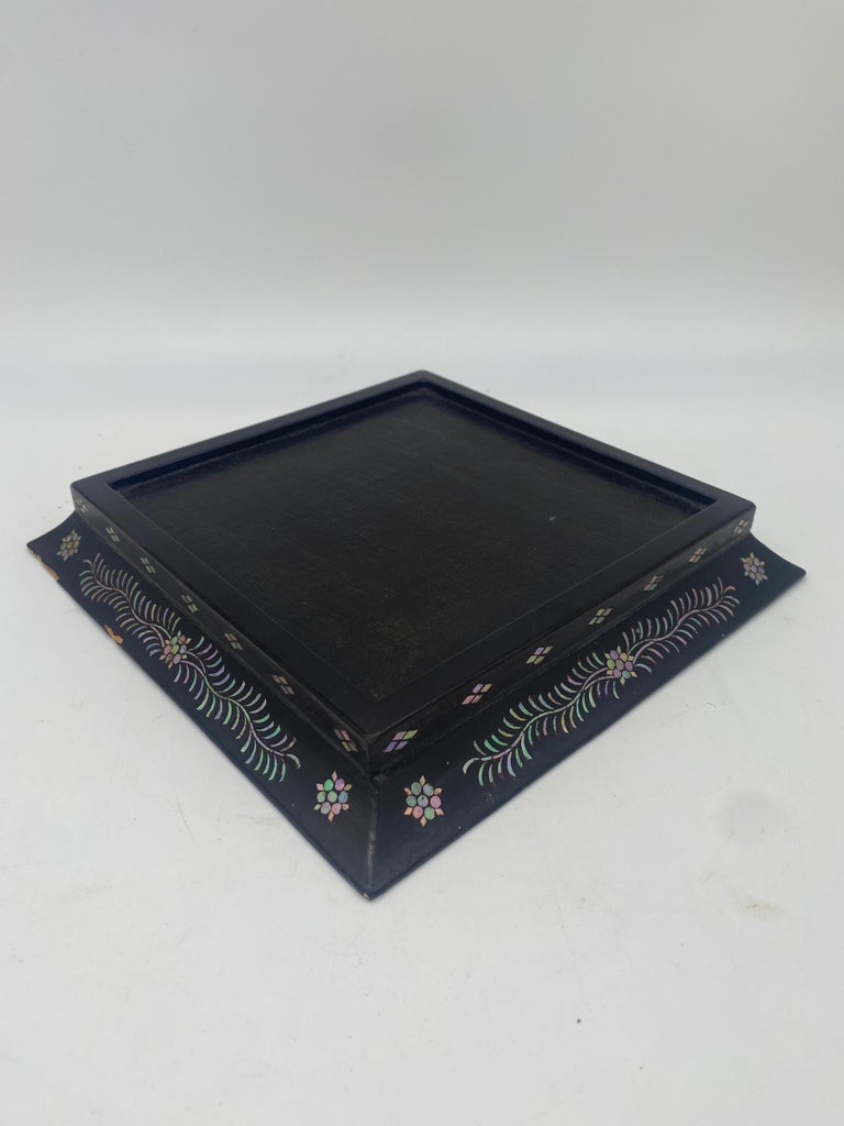 18th Century Black Lacquer Mother of Pearl Inlay Plate For Sale 1