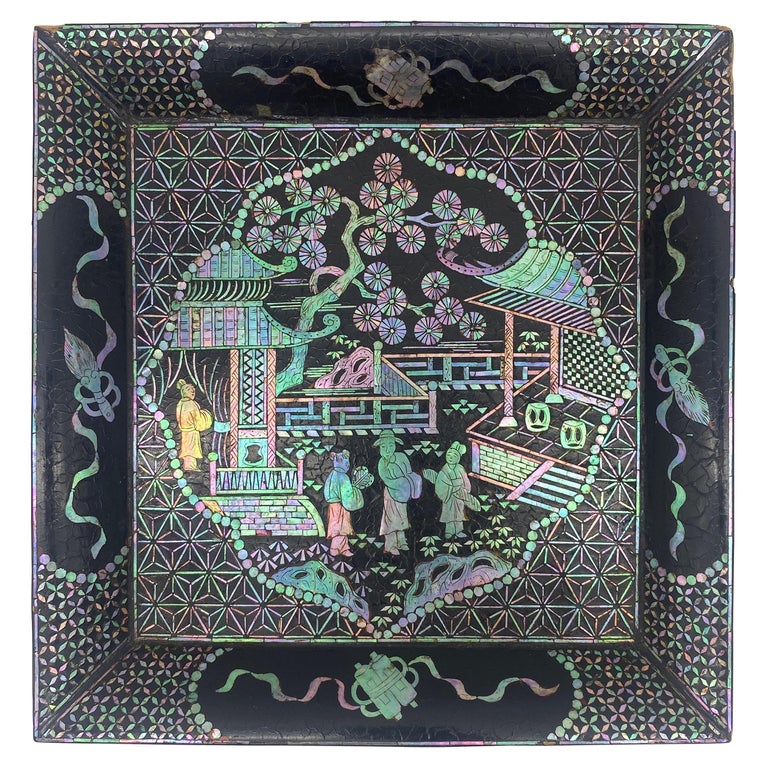 18th Century Black Lacquer Mother of Pearl Inlay Plate For Sale