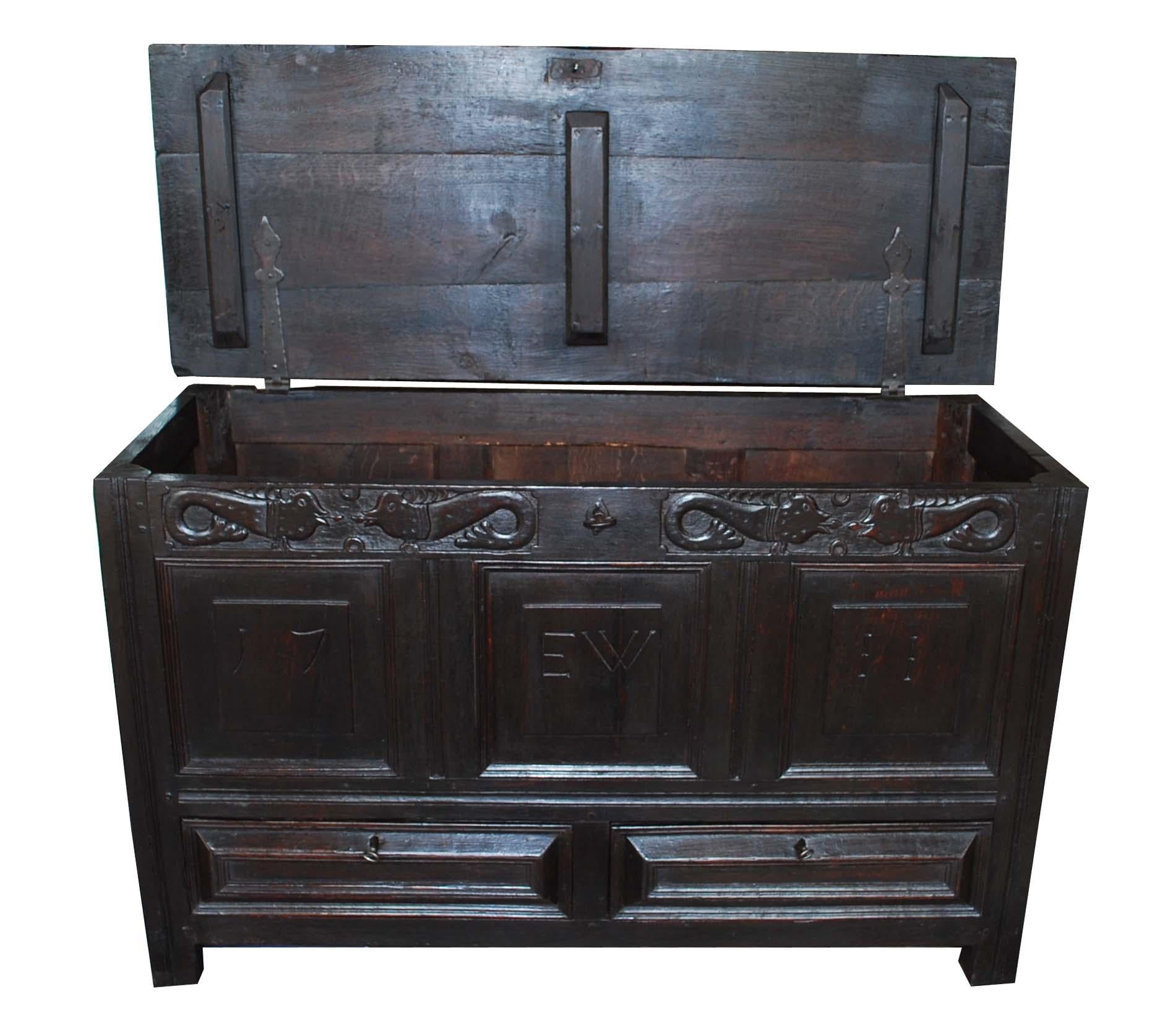 18th Century Black Oak Renaissance Coffer with Carved Fish Decoration In Excellent Condition In Casteren, NL