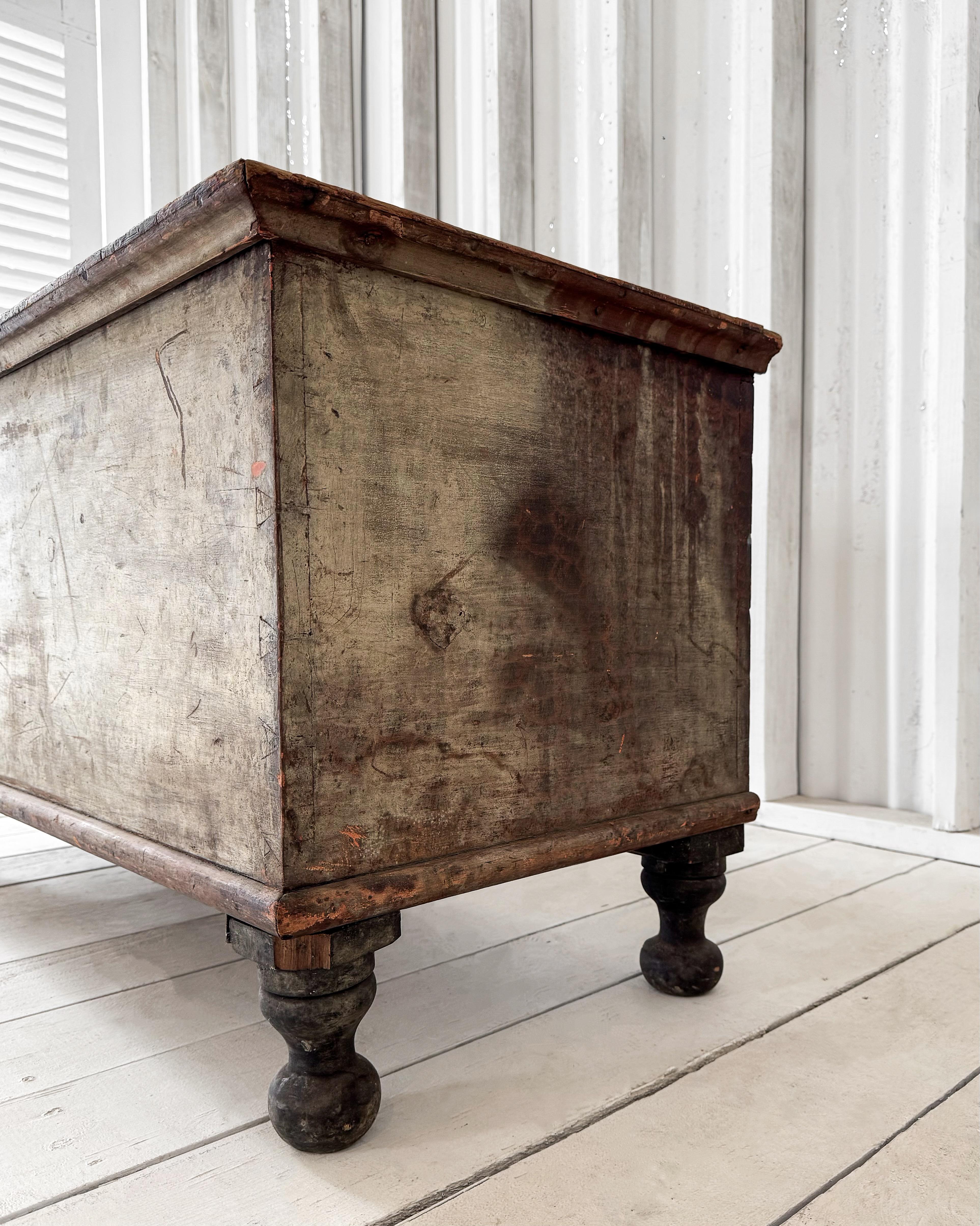 18th Century Blanket Chest with Turned Feet 6