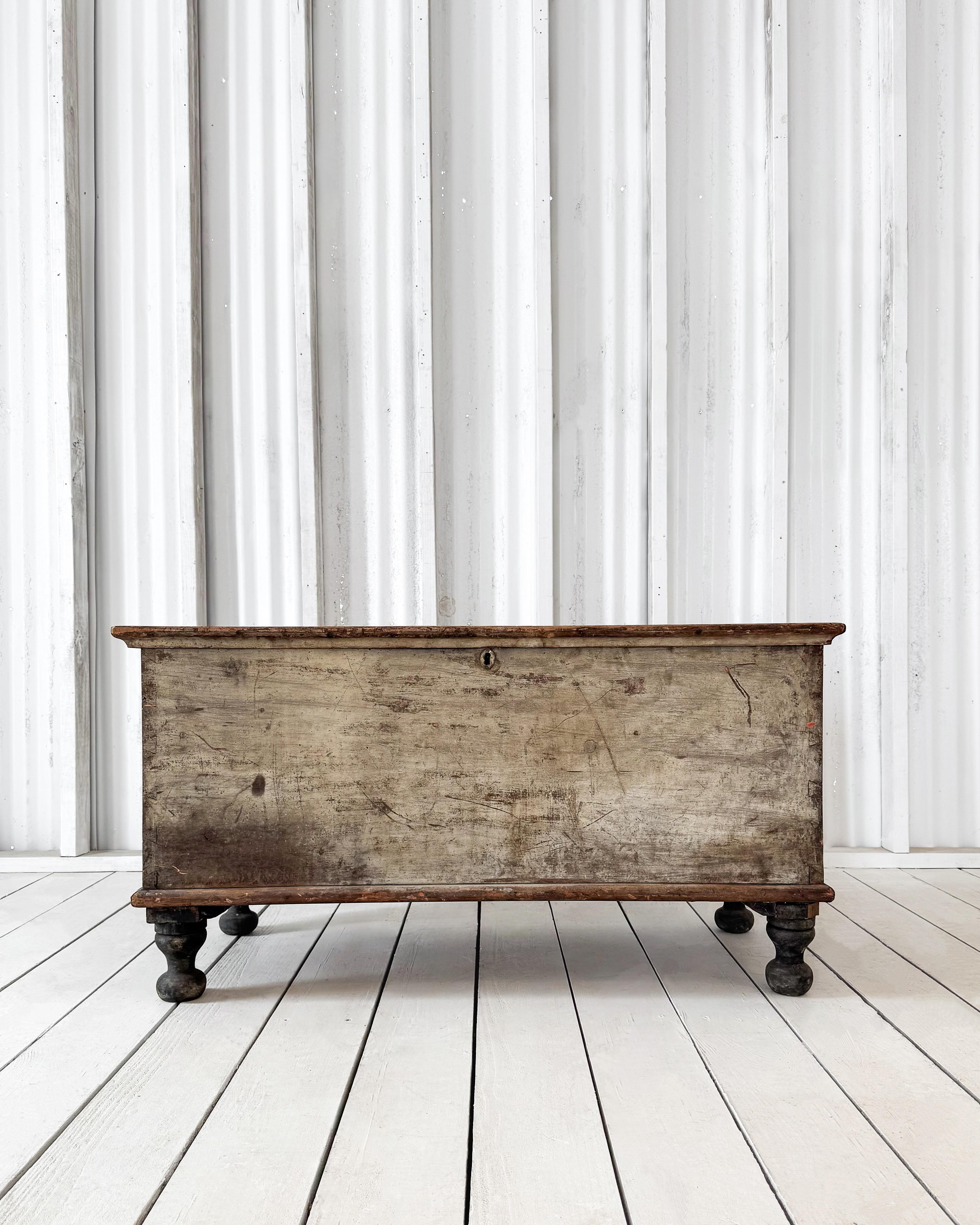 American 18th Century Blanket Chest with Turned Feet