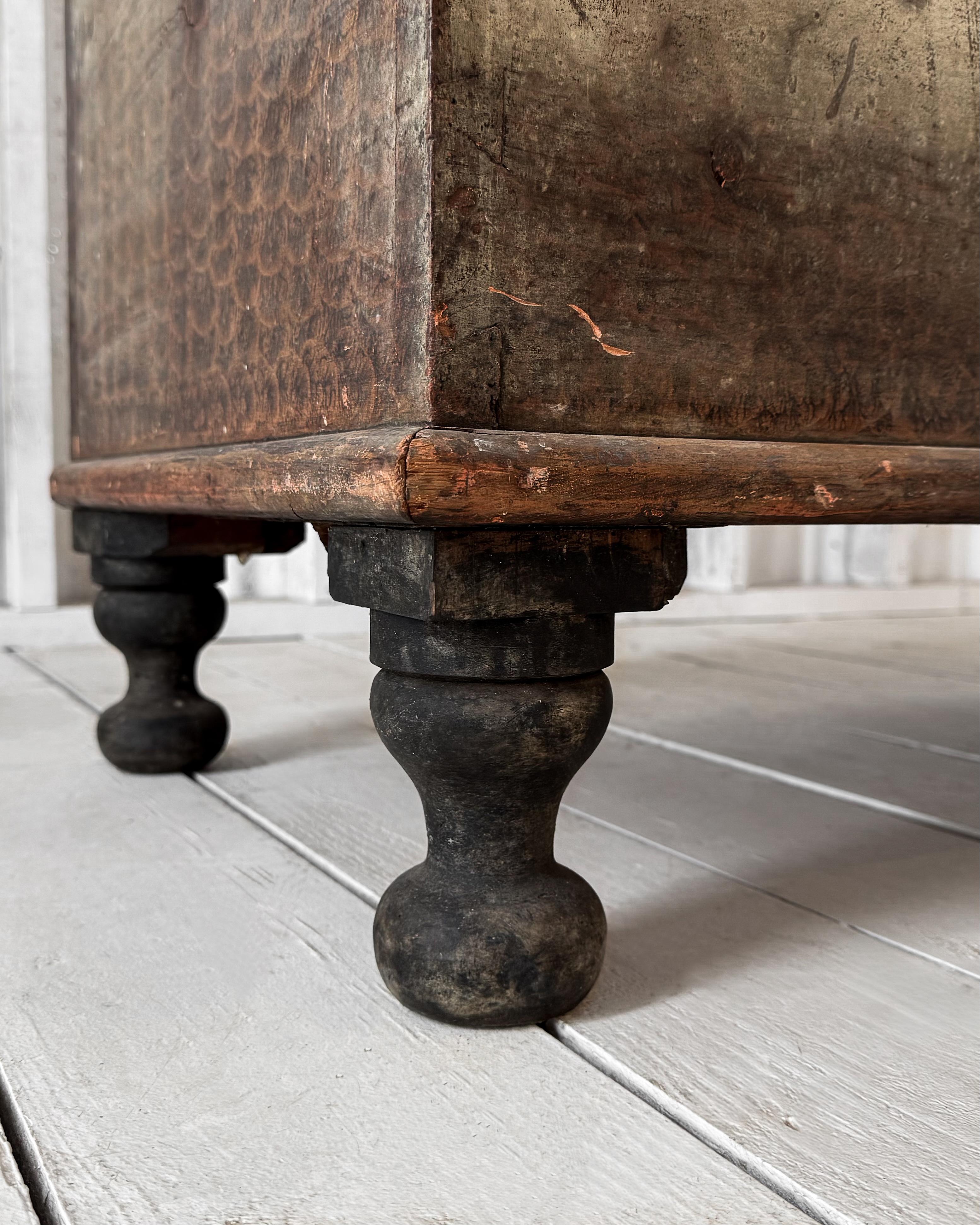 18th Century Blanket Chest with Turned Feet 3