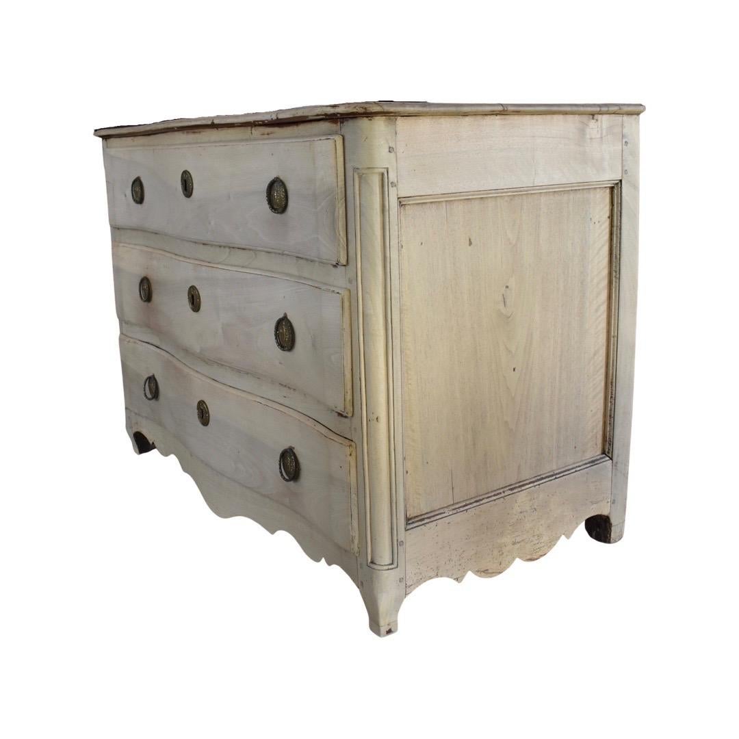 18th Century Bleached Louis XV Commode In Good Condition In Carmine, TX