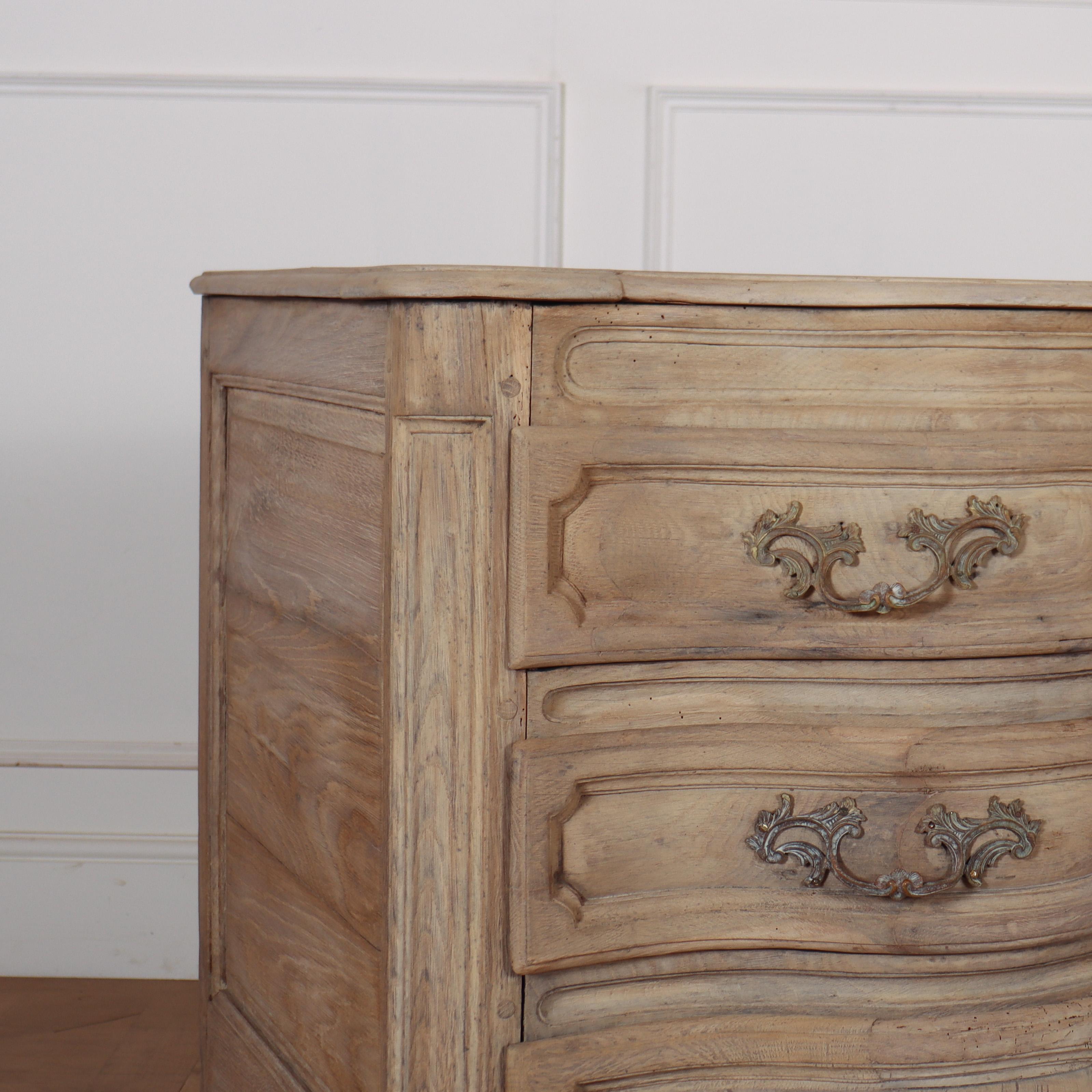 18th C French serpentine front bleached oak commode. 1770.

Reference: 7907

Dimensions
46 inches (117 cms) Wide
24.5 inches (62 cms) Deep
32 inches (81 cms) High