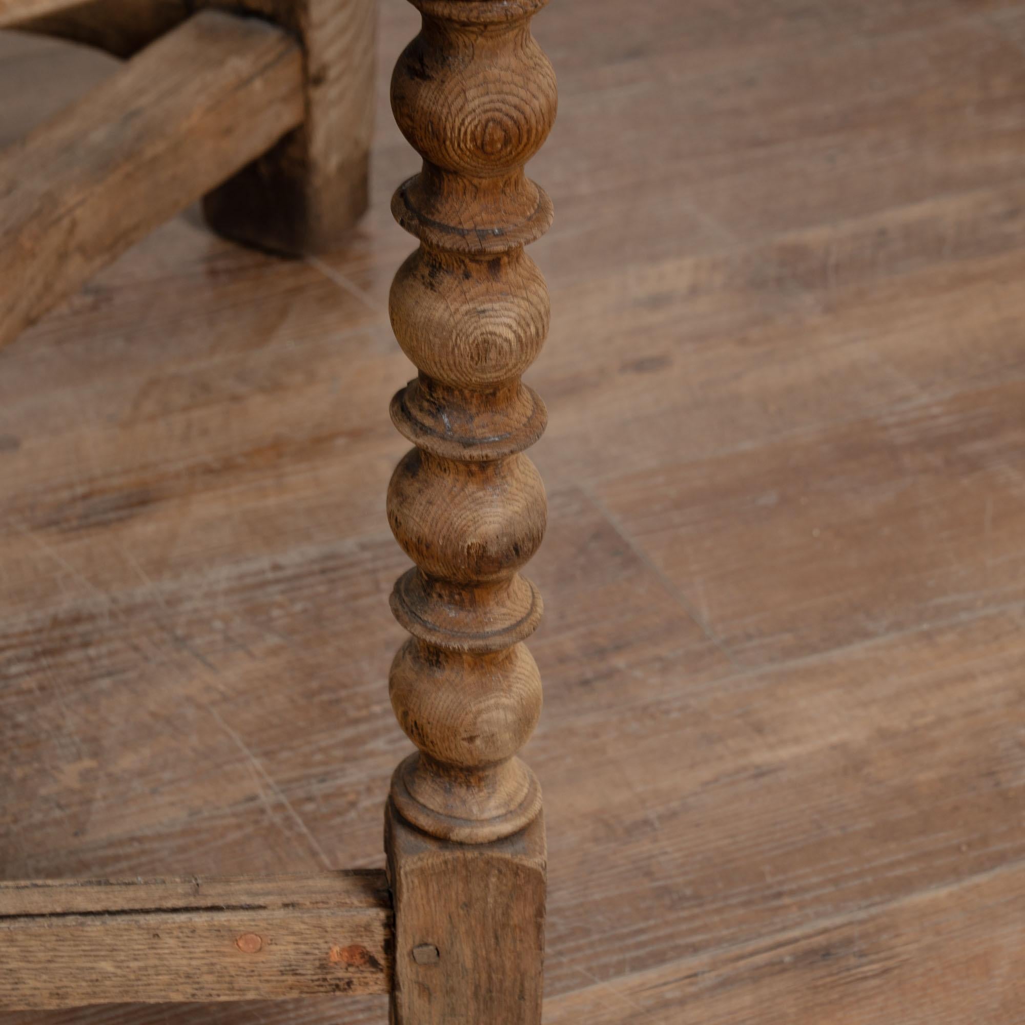18th Century Bleached Oak Gateleg Drop Leaf Dining Table, Portugal For Sale 6