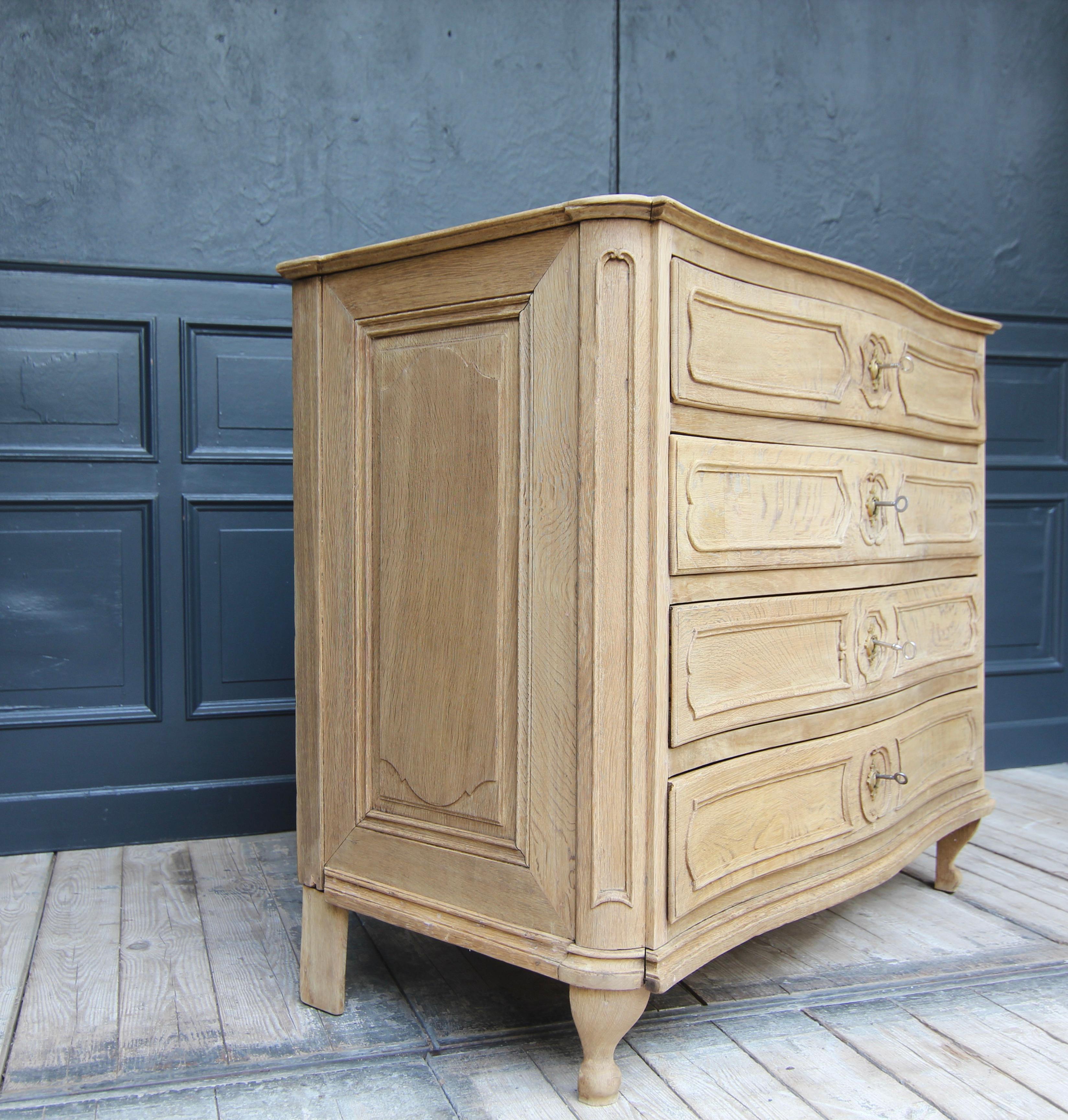 18th Century Bleached Oak Serpentine Chest of Drawers 13