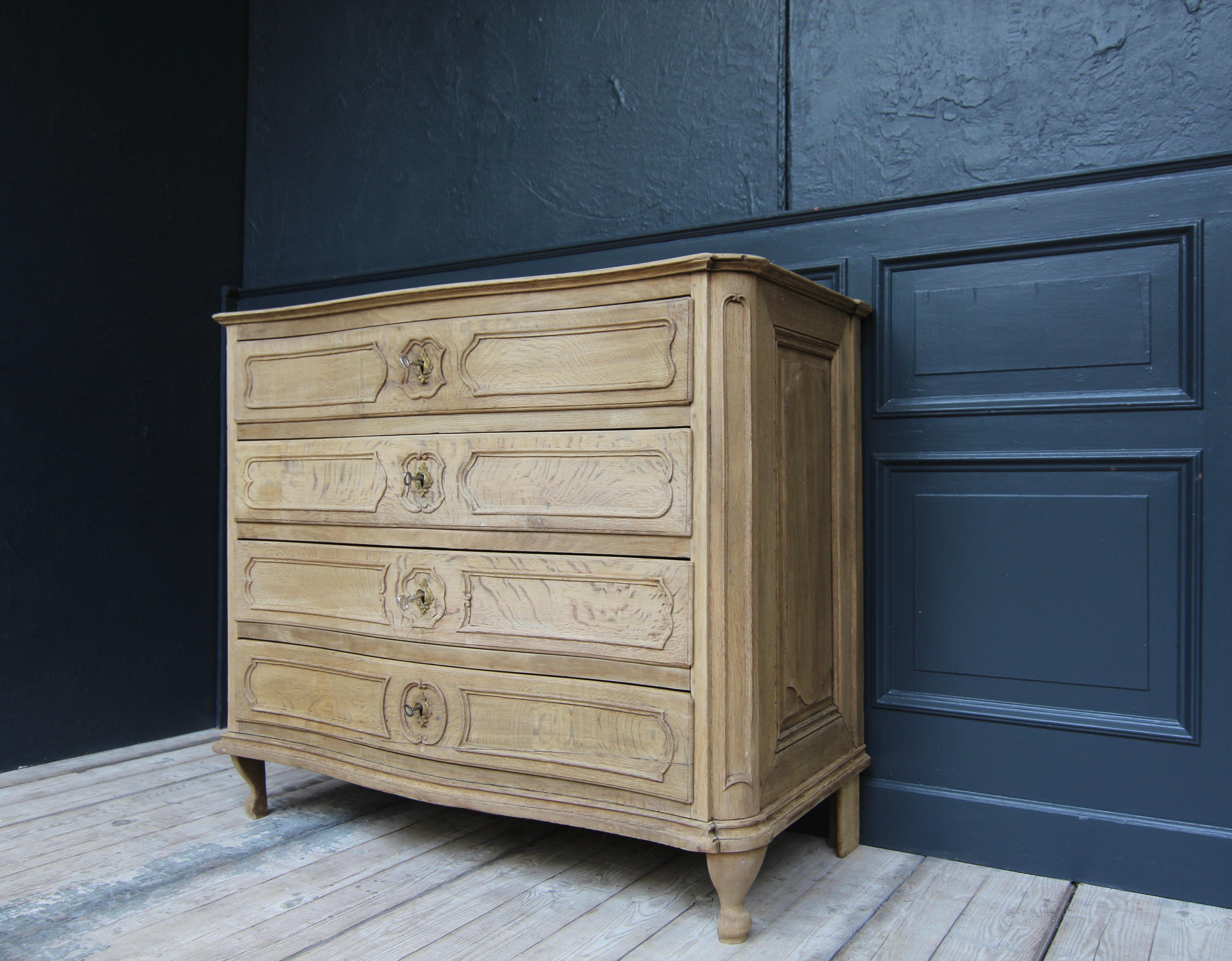 18th Century Bleached Oak Serpentine Chest of Drawers 2