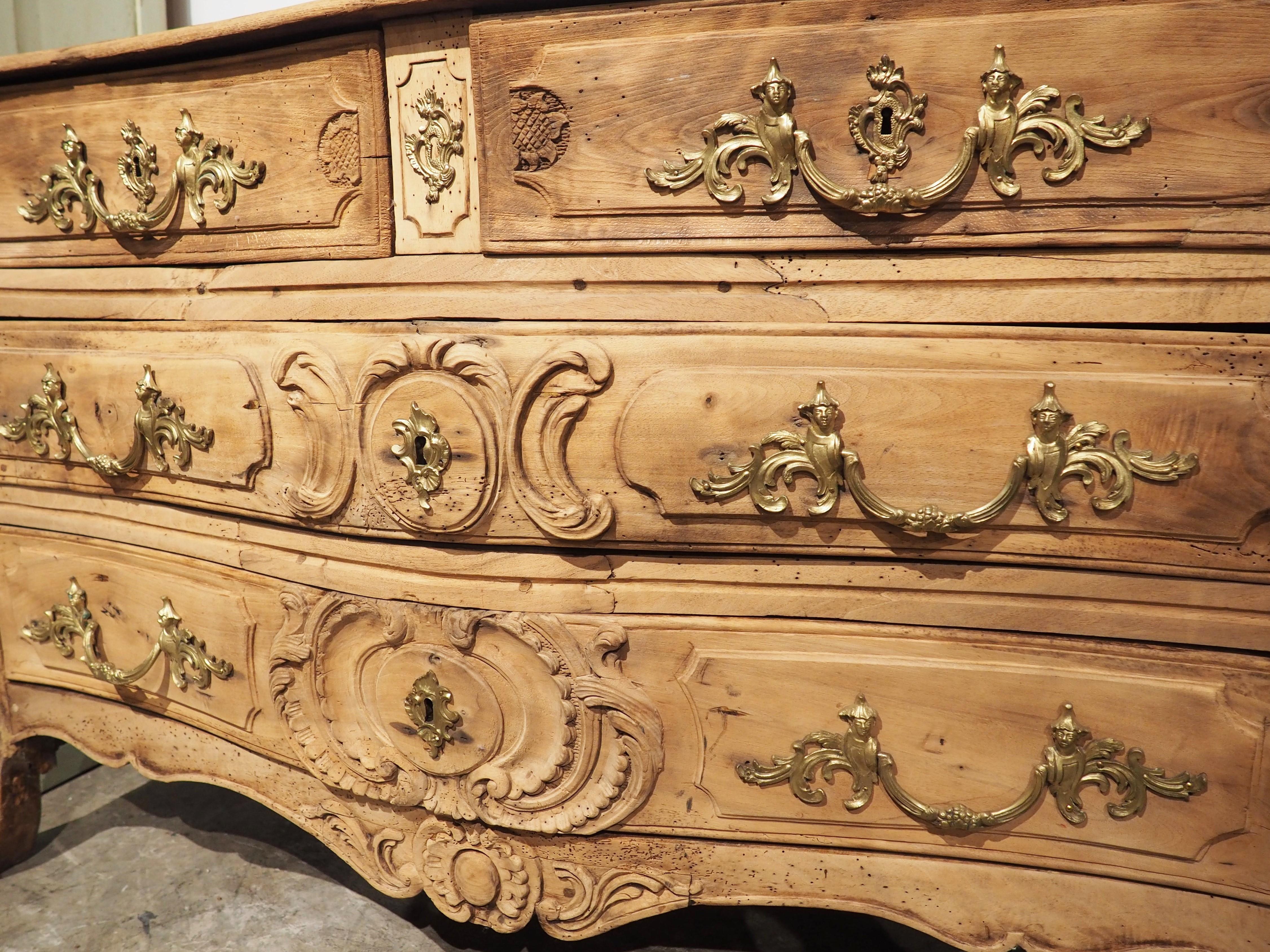 18th Century Bleached Walnut and Oak Regence Commode, Circa 1730 3