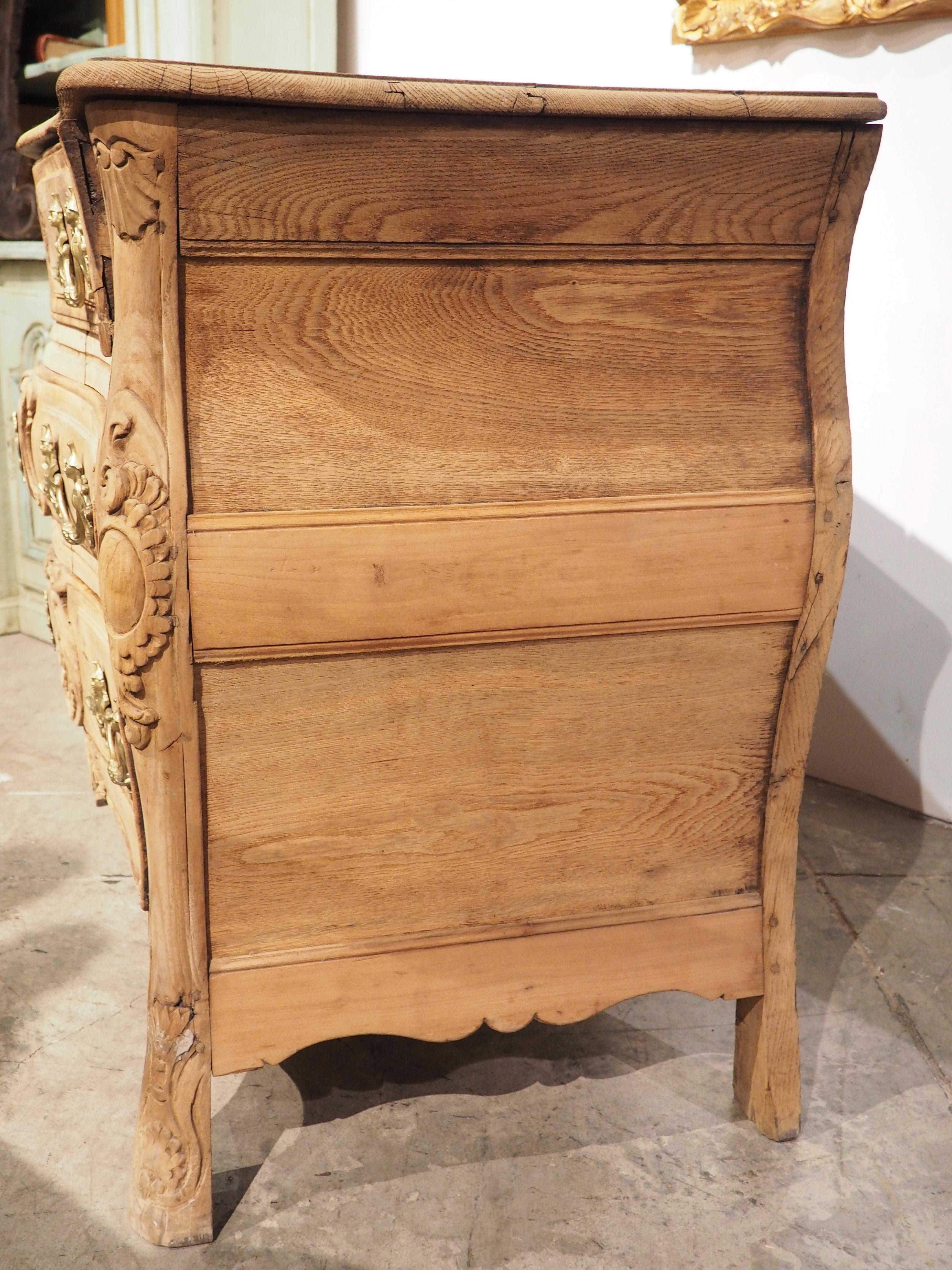 18th Century Bleached Walnut and Oak Regence Commode, Circa 1730 1