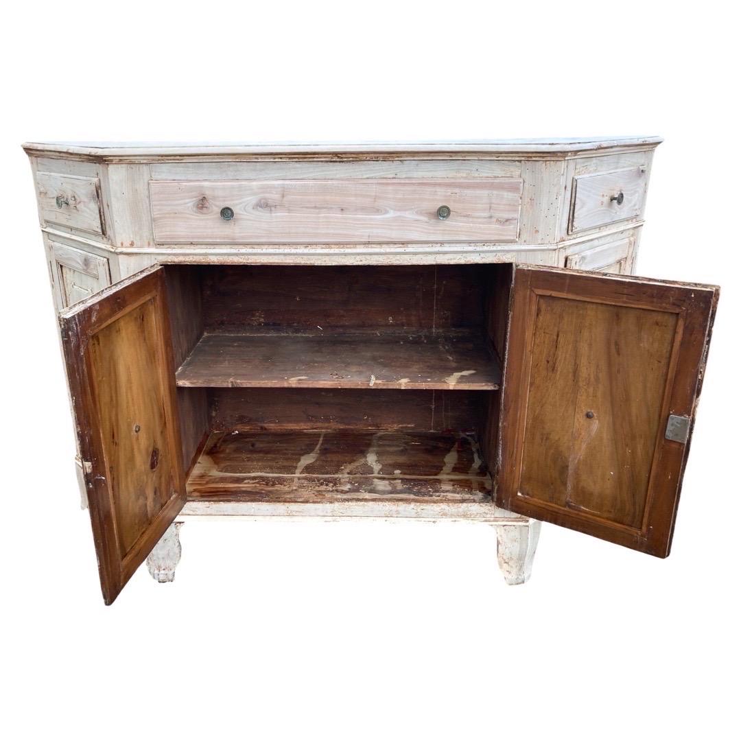 18th Century Bleached Walnut Italian Credenza, Buffet, Sideboard For Sale 7