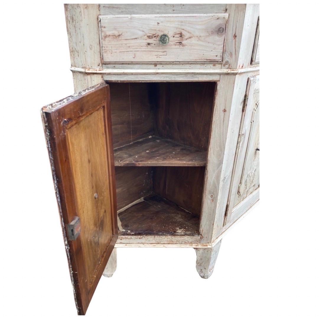 18th Century Bleached Walnut Italian Credenza, Buffet, Sideboard For Sale 8