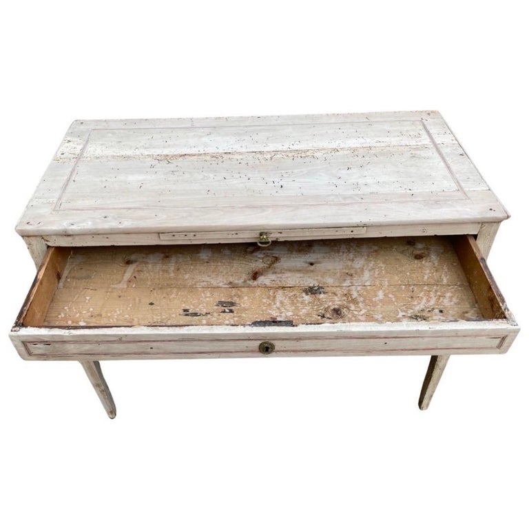 18th Century Bleached Walnut Italian Desk / Scrittoio / Writing Table For Sale 1
