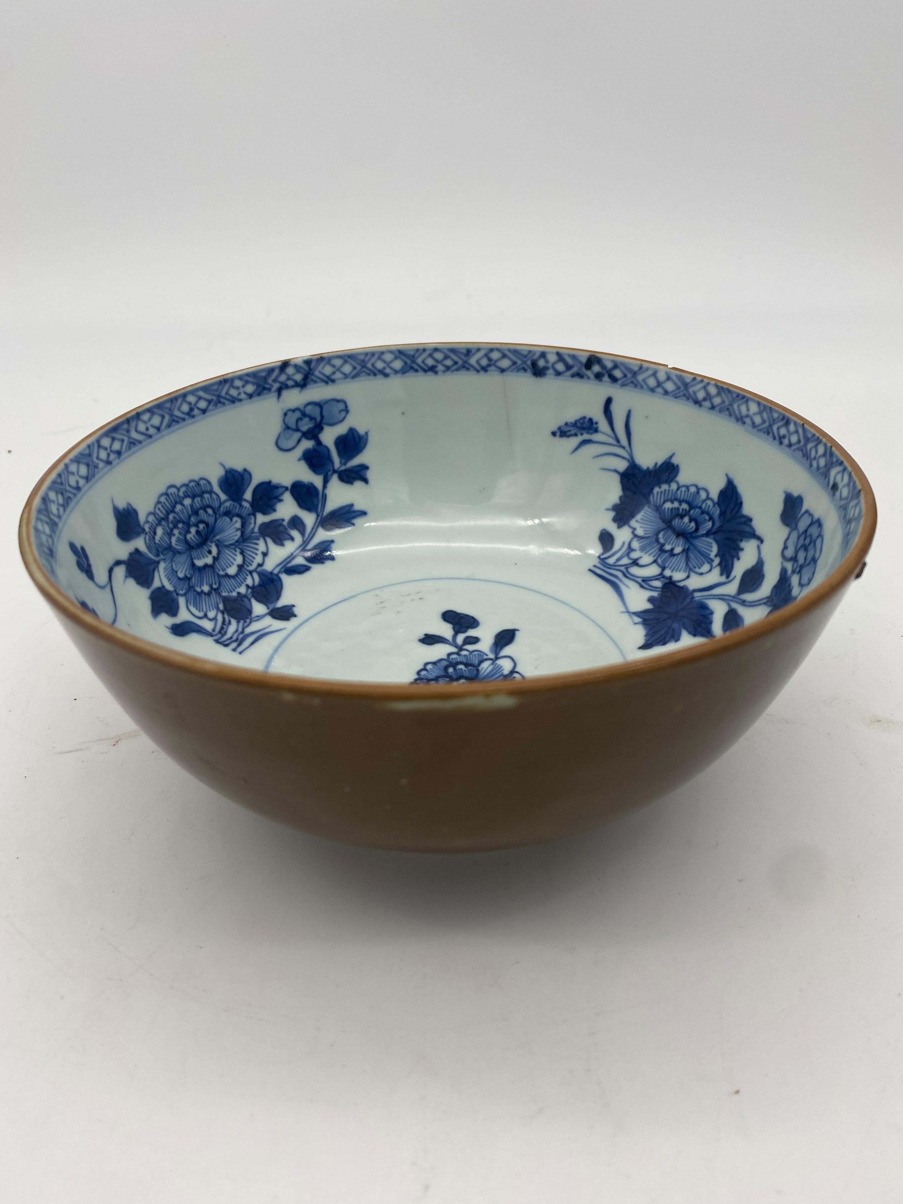 Blaue und weiße chinesische Nanking-Kargo- und Cafe-au-lai-Porzellanschale aus dem 18. Jahrhundert im Angebot 3