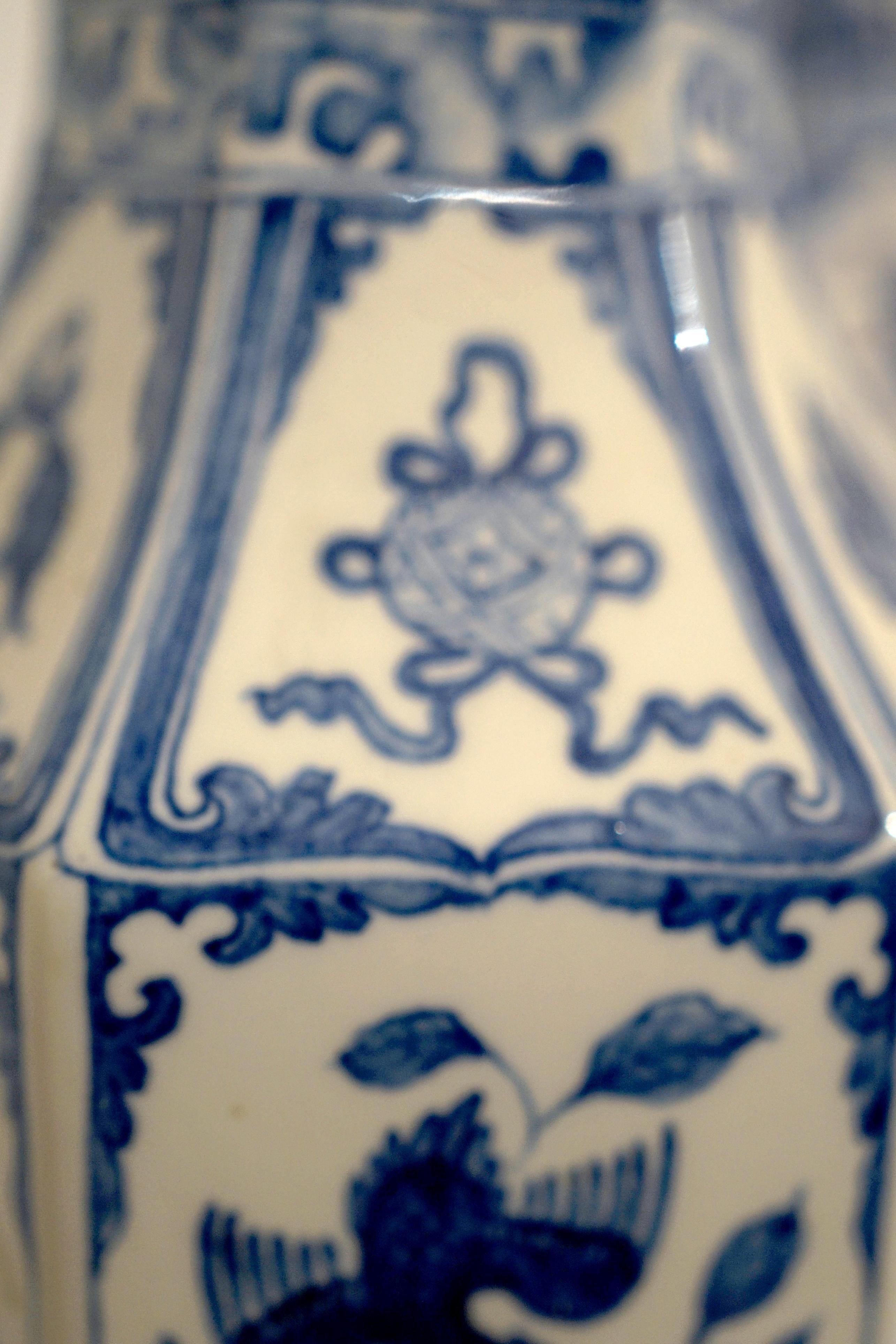 18th Century Blue and White Continental Chinoiserie Porcelain Hexagonal Vases 2