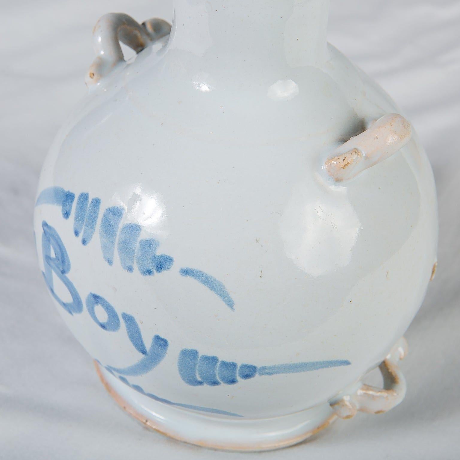 Français Bouteille de Delft bleue et blanche du 18ème siècle portant l'inscription 