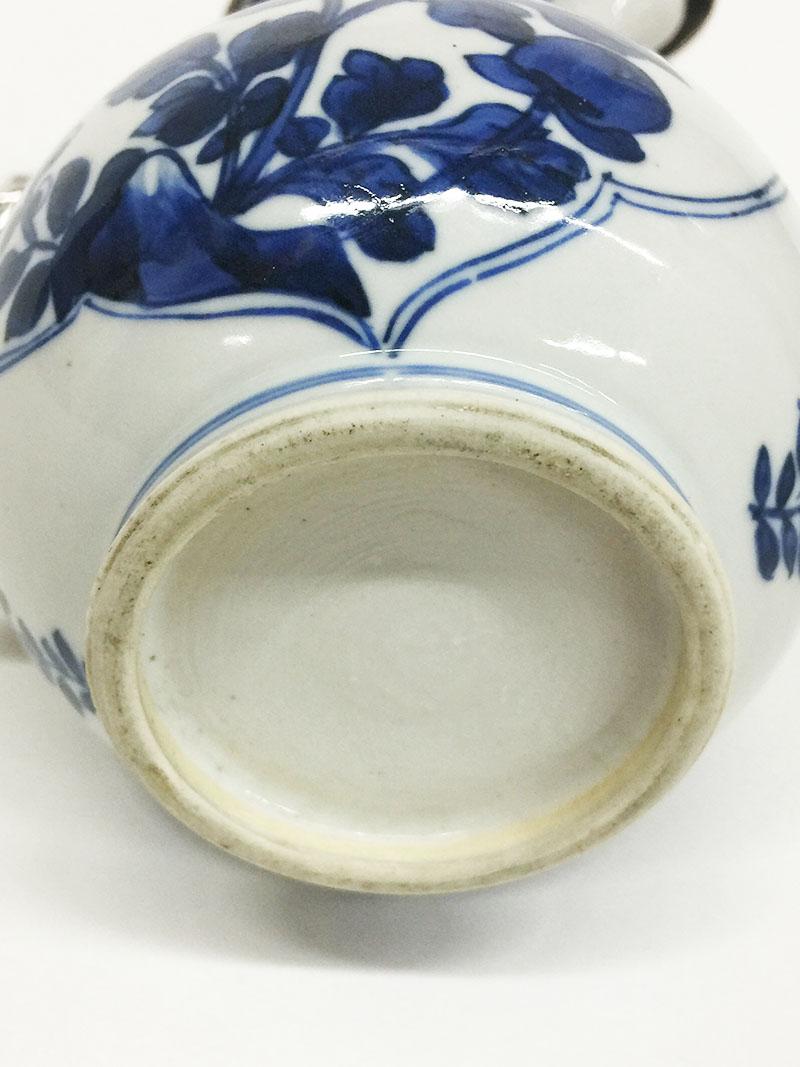 18th Century Blue and White Porcelain and Silver Chinese Jug, Kangxi, 1662-1722 For Sale 2