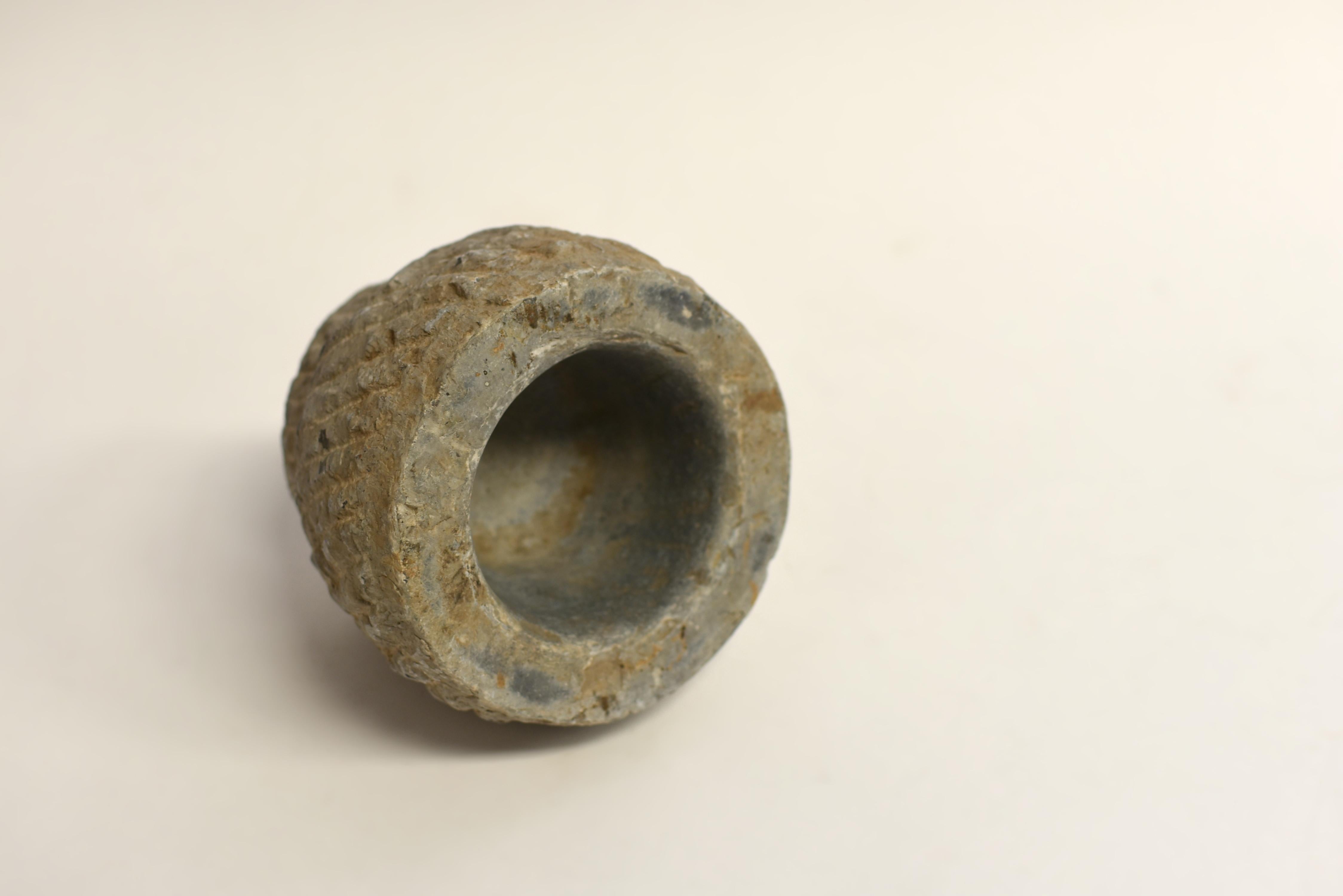 Blauer Granitschale-Mortar-Pflanzgefäß aus dem 18. Jahrhundert, 5 lbs (Kalkstein) im Angebot