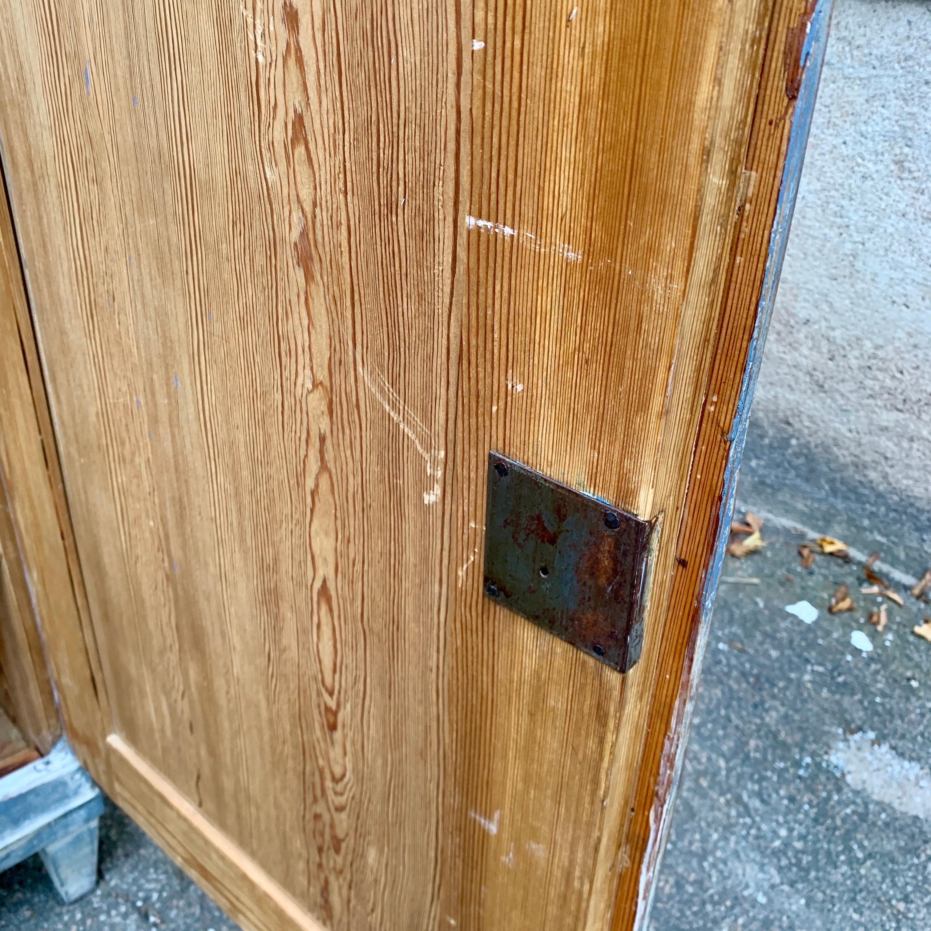 Credenza gustaviana dipinta di blu del XVIII secolo, Svezia in vendita 8