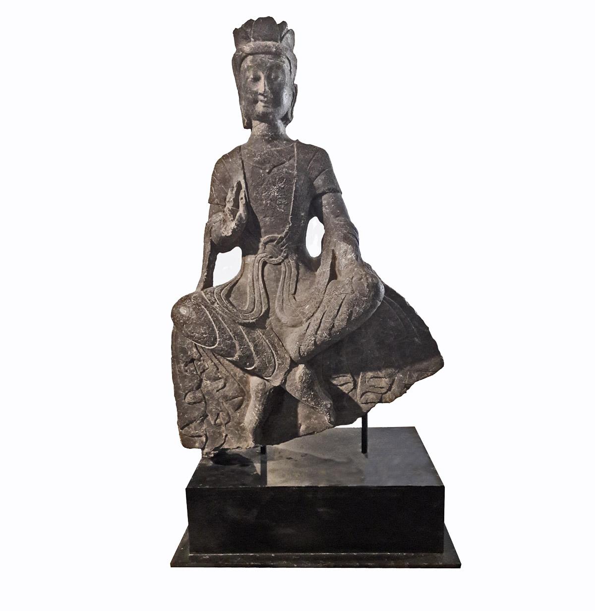 18th Century Bodhisattva Sculpture in Black Limestone, Henan, China 3