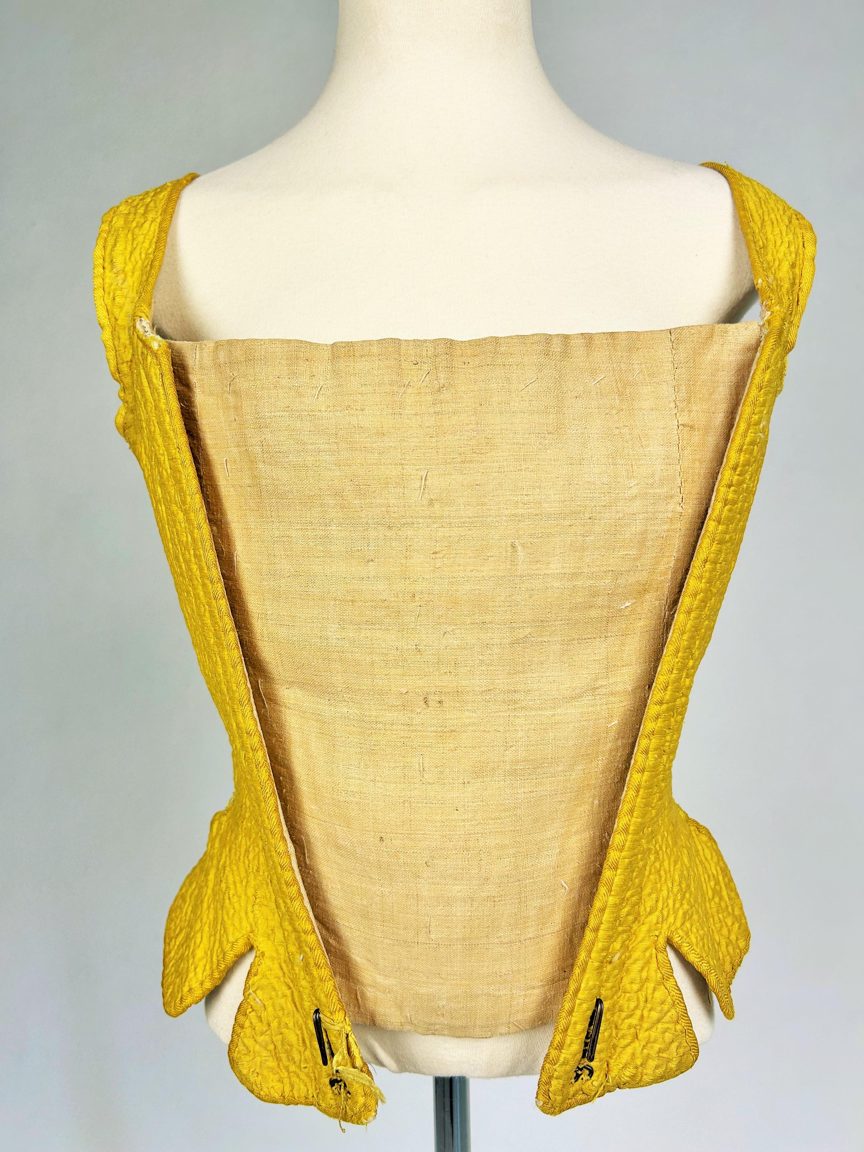 Yellow 18th Century bodice stay in quilted yellow silk - France Circa 1770 For Sale