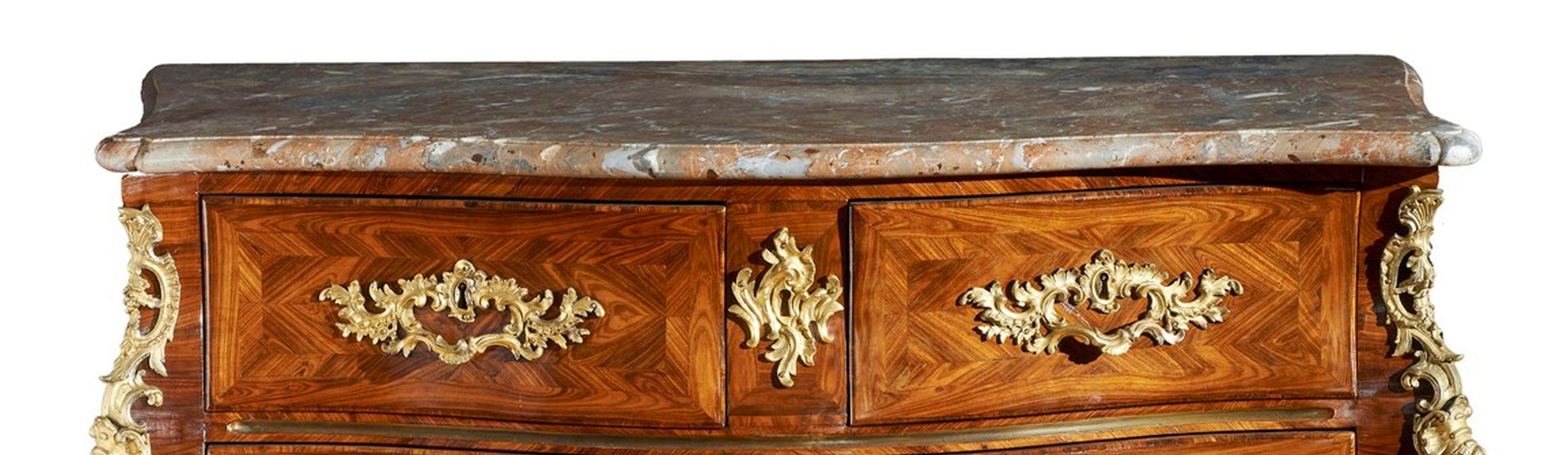 18th Century Bois De Violette Louis XV French Chest of Drawers In Good Condition In Sanremo, IT