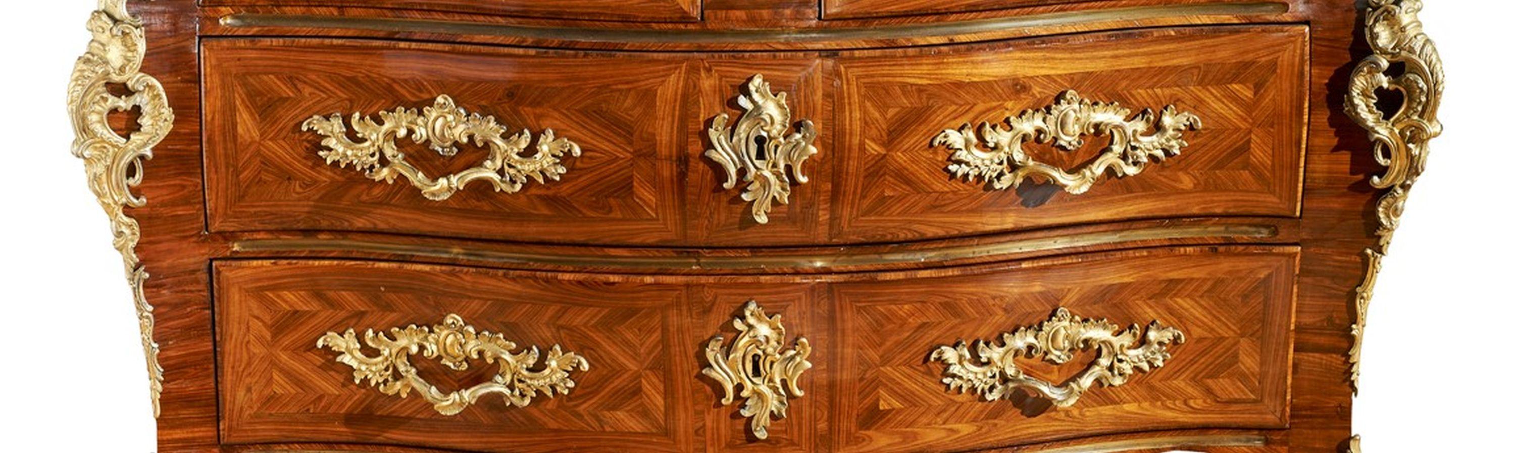 18th Century and Earlier 18th Century Bois De Violette Louis XV French Chest of Drawers