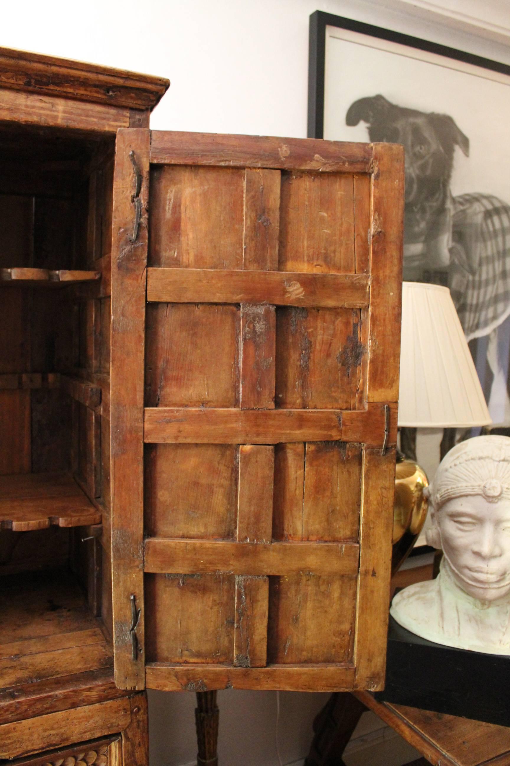 18th Century Bolivian Fruitwood Hand-Carved Colonial Cabinet For Sale 2