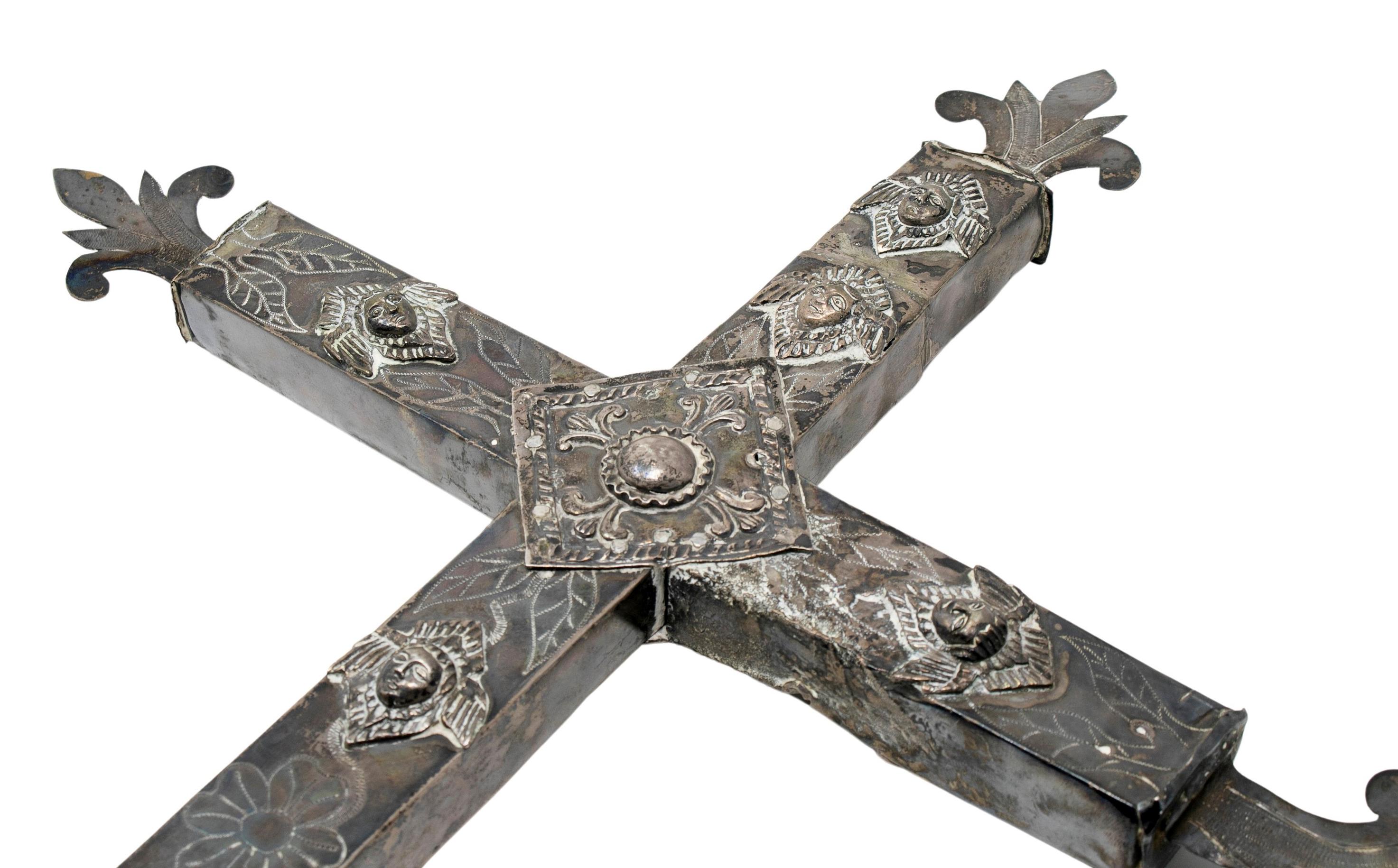 18th Century Bolivian Silver Cross For Sale 5