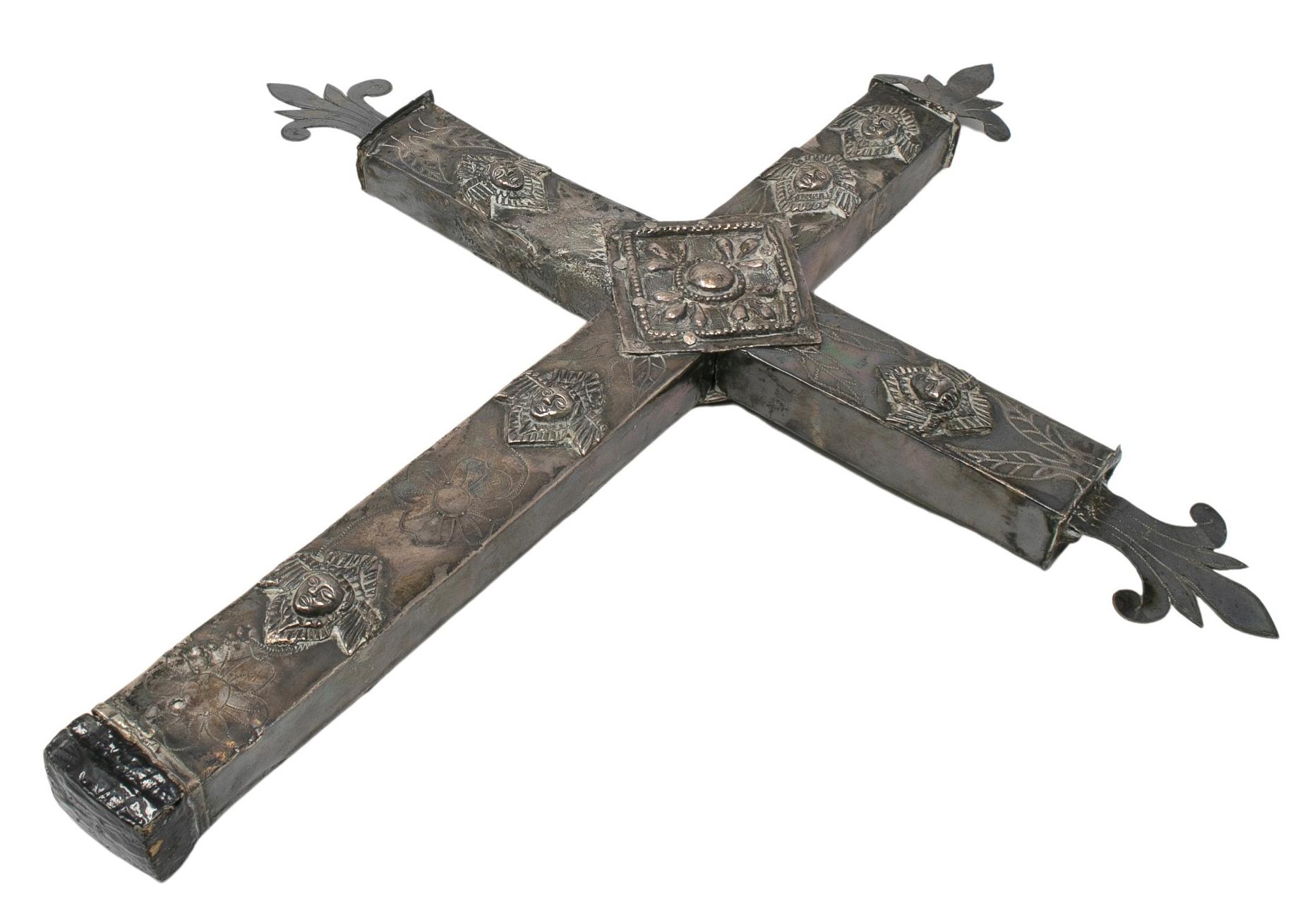Bolivianisches Silberkreuz aus dem 18. Jahrhundert im Zustand „Gut“ im Angebot in Marbella, ES