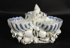 18th-century Bow Porcelain Underglaze Blue & White Shell Sweetmeat Stand