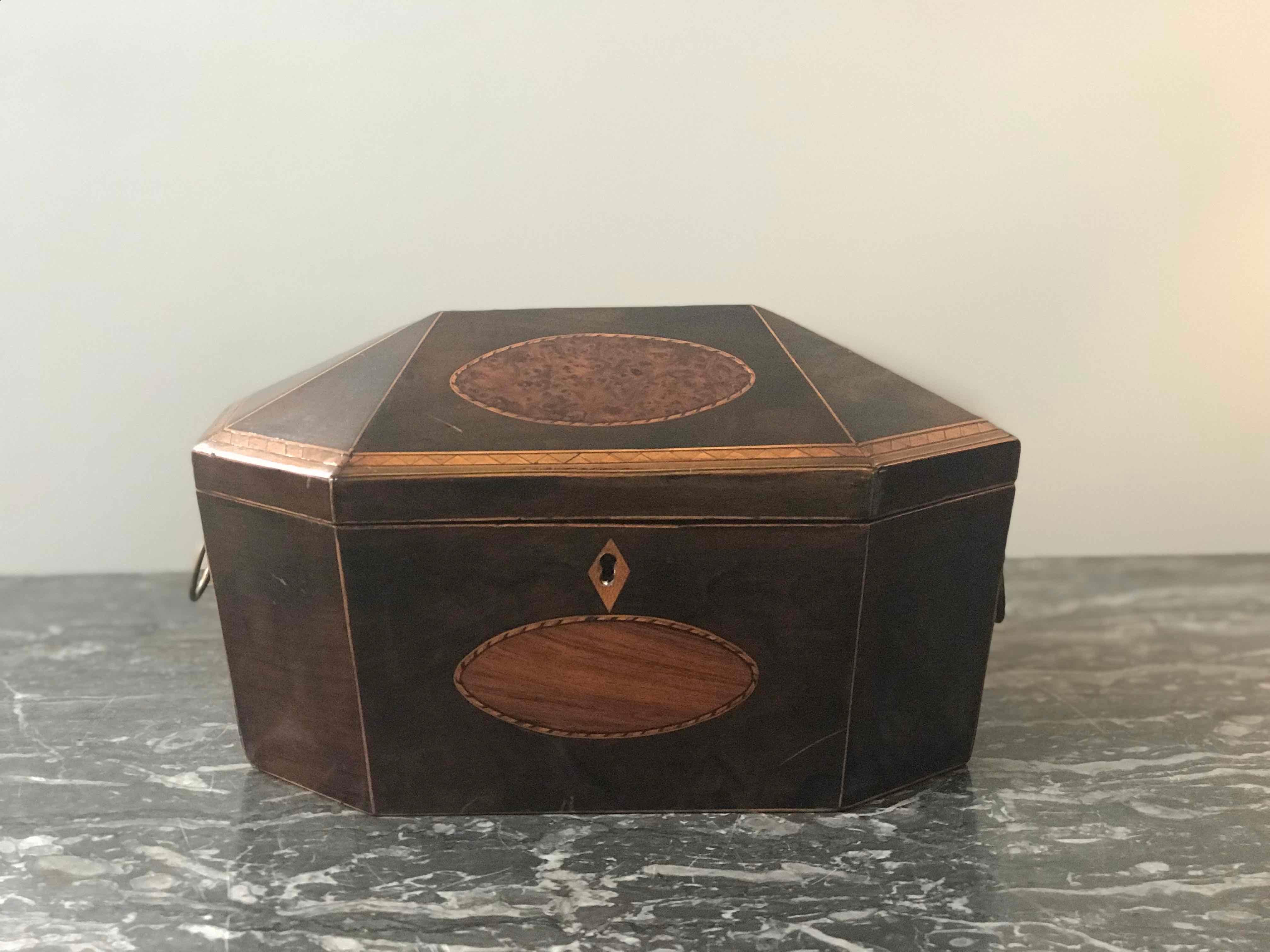 18th century box in burl yew wood. Originating in England, dating to 1780. 