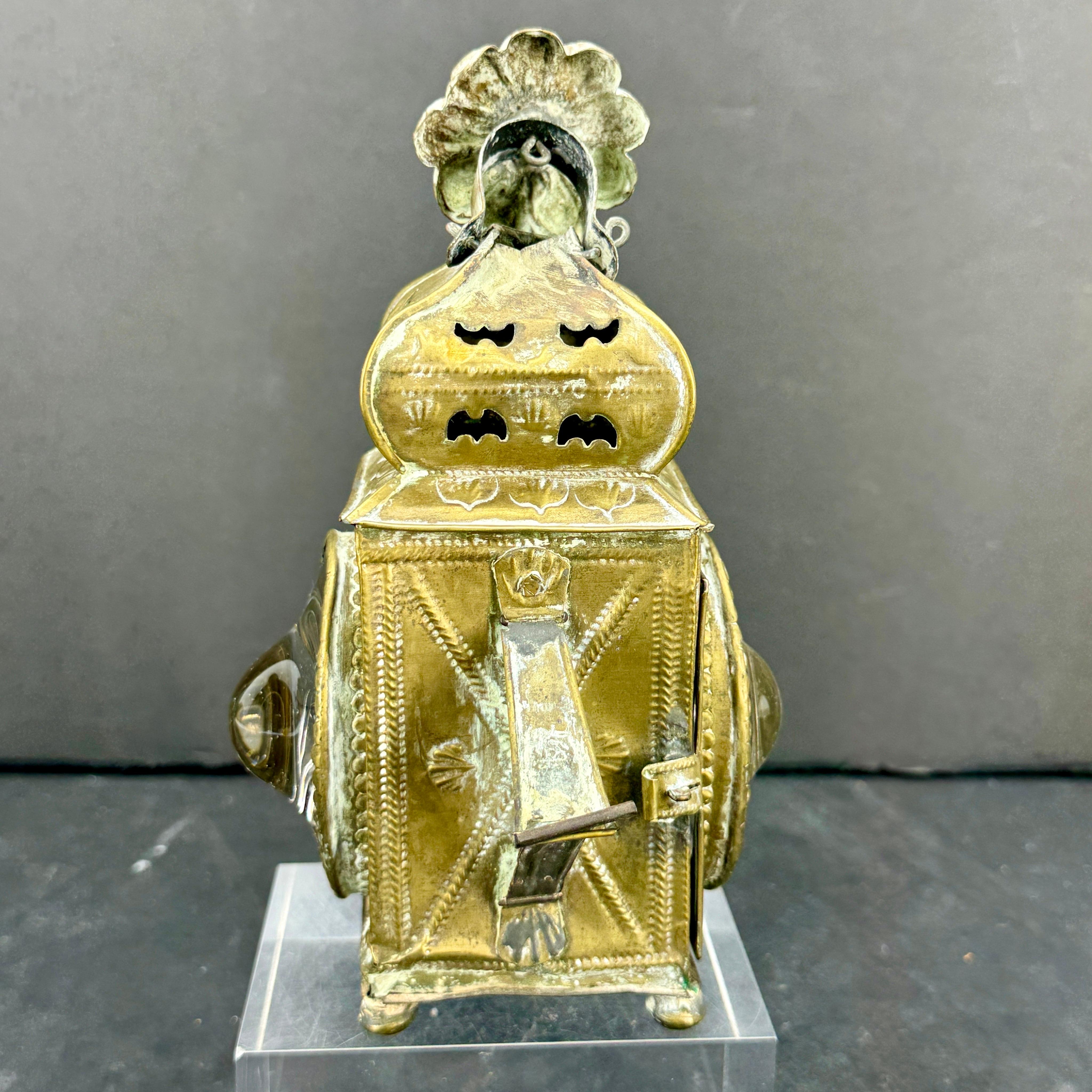 Farol portátil de latón del siglo XVIII Luz de velas en venta 5