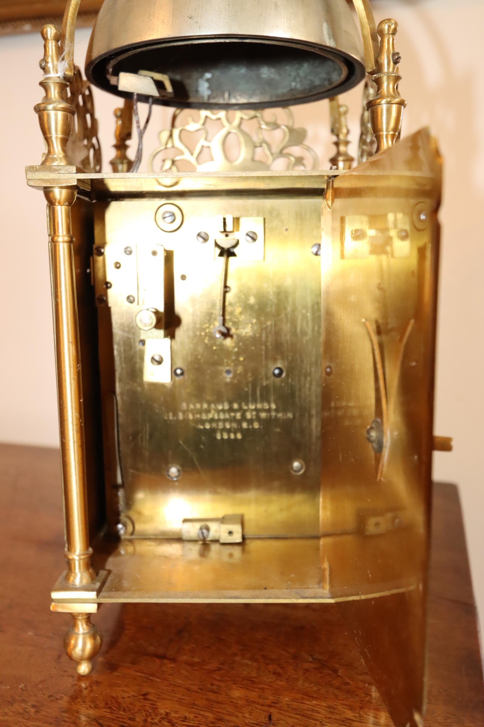 Horloge lanterne en laiton du 18e siècle en vente 1