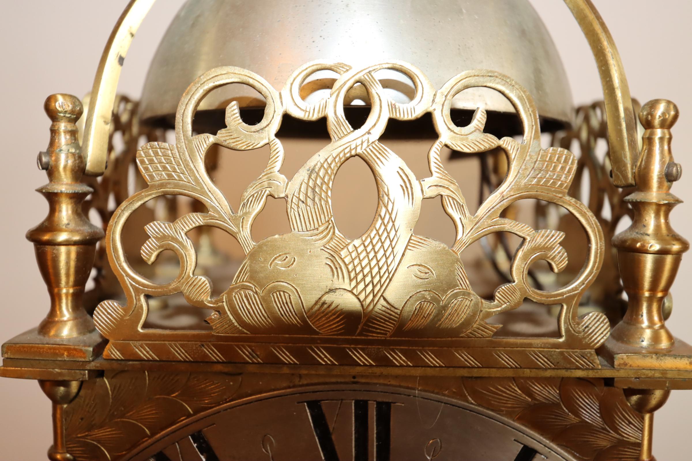 Horloge lanterne en laiton du 18e siècle en vente 3