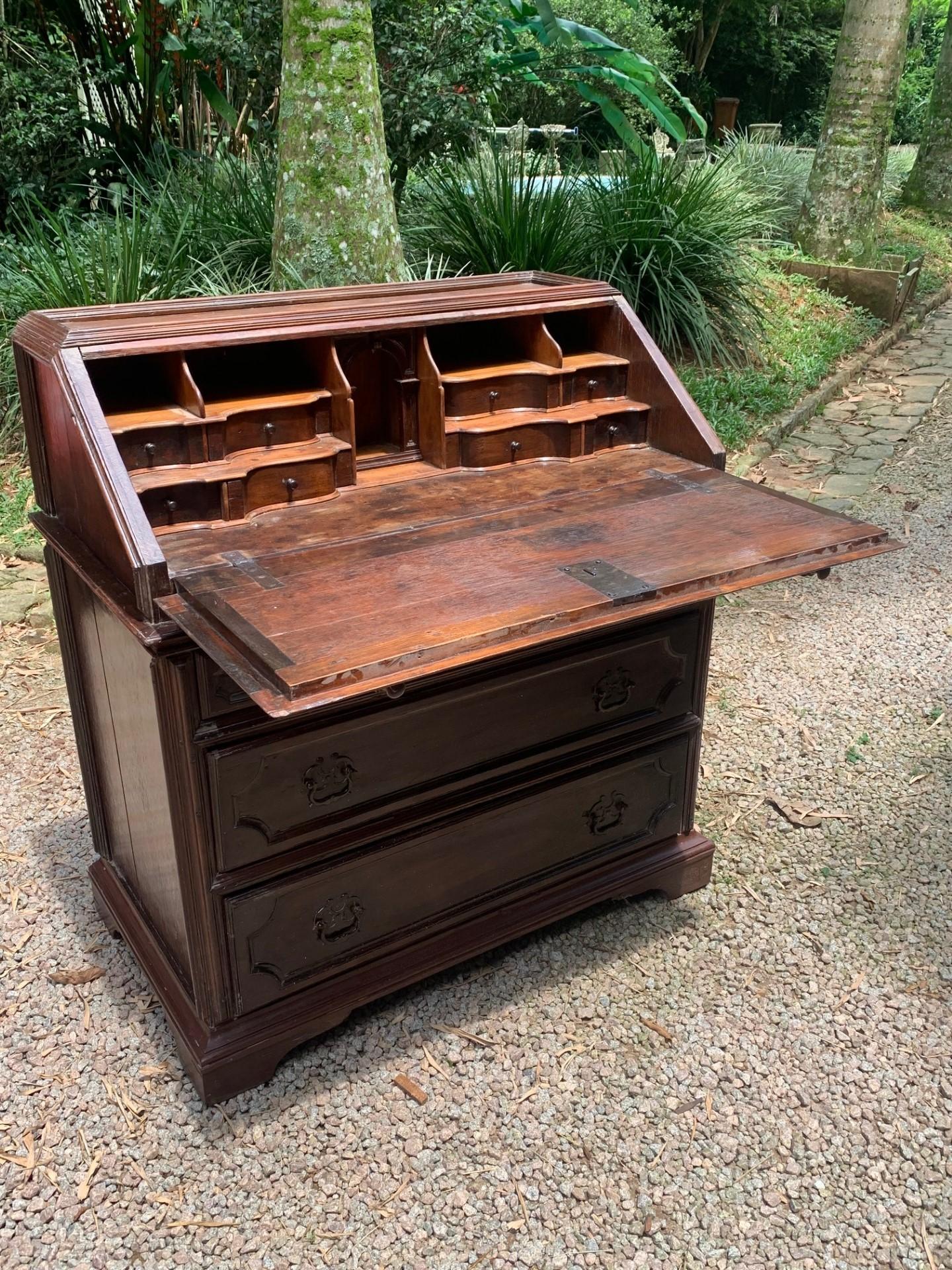 Autre Commode à bureau brésilienne du XVIIIe siècle  de Sabará  Minas Gerais en vente