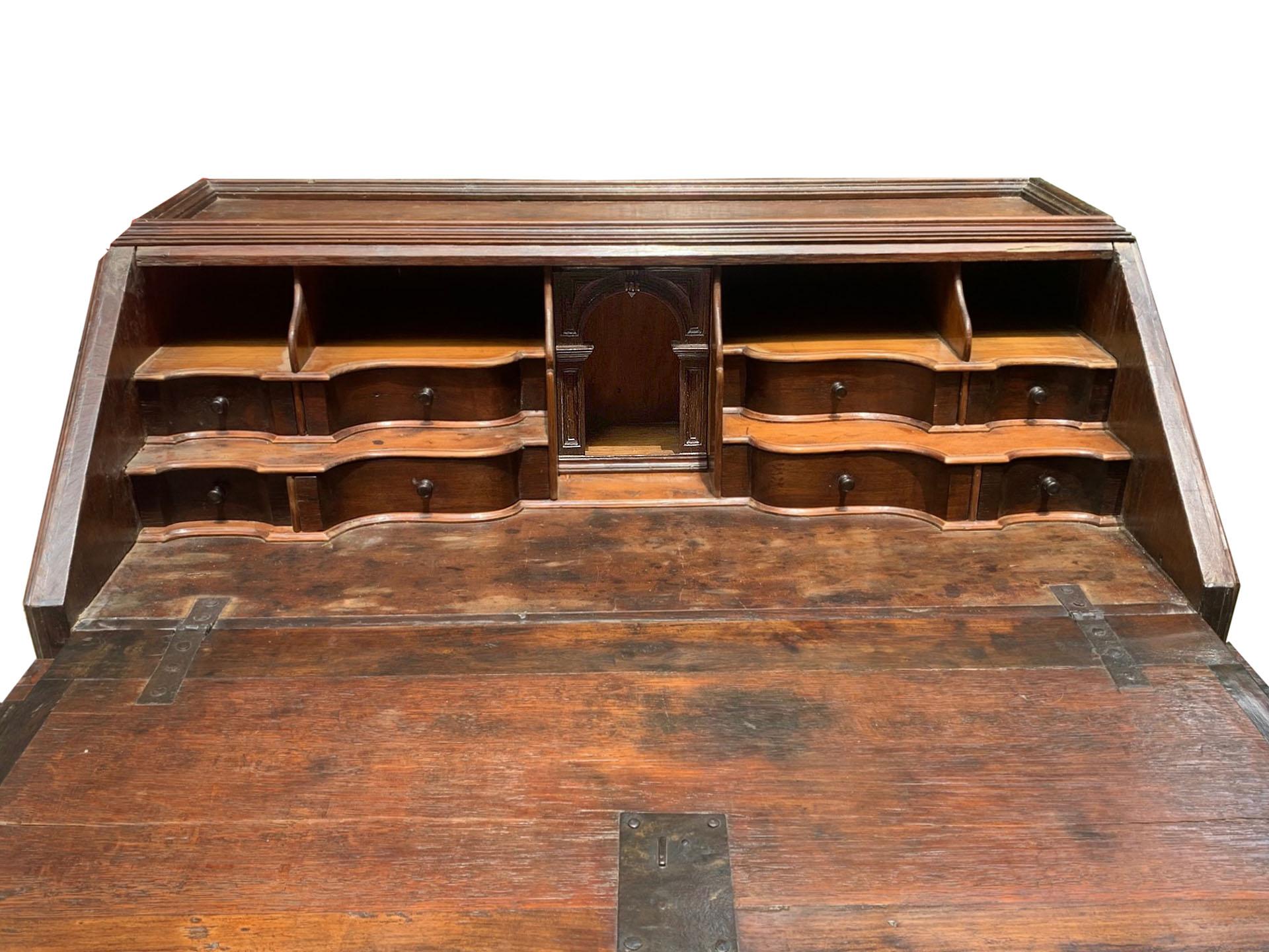 Commode à bureau brésilienne du XVIIIe siècle  de Sabará  Minas Gerais Bon état - En vente à Rio De Janeiro, BR