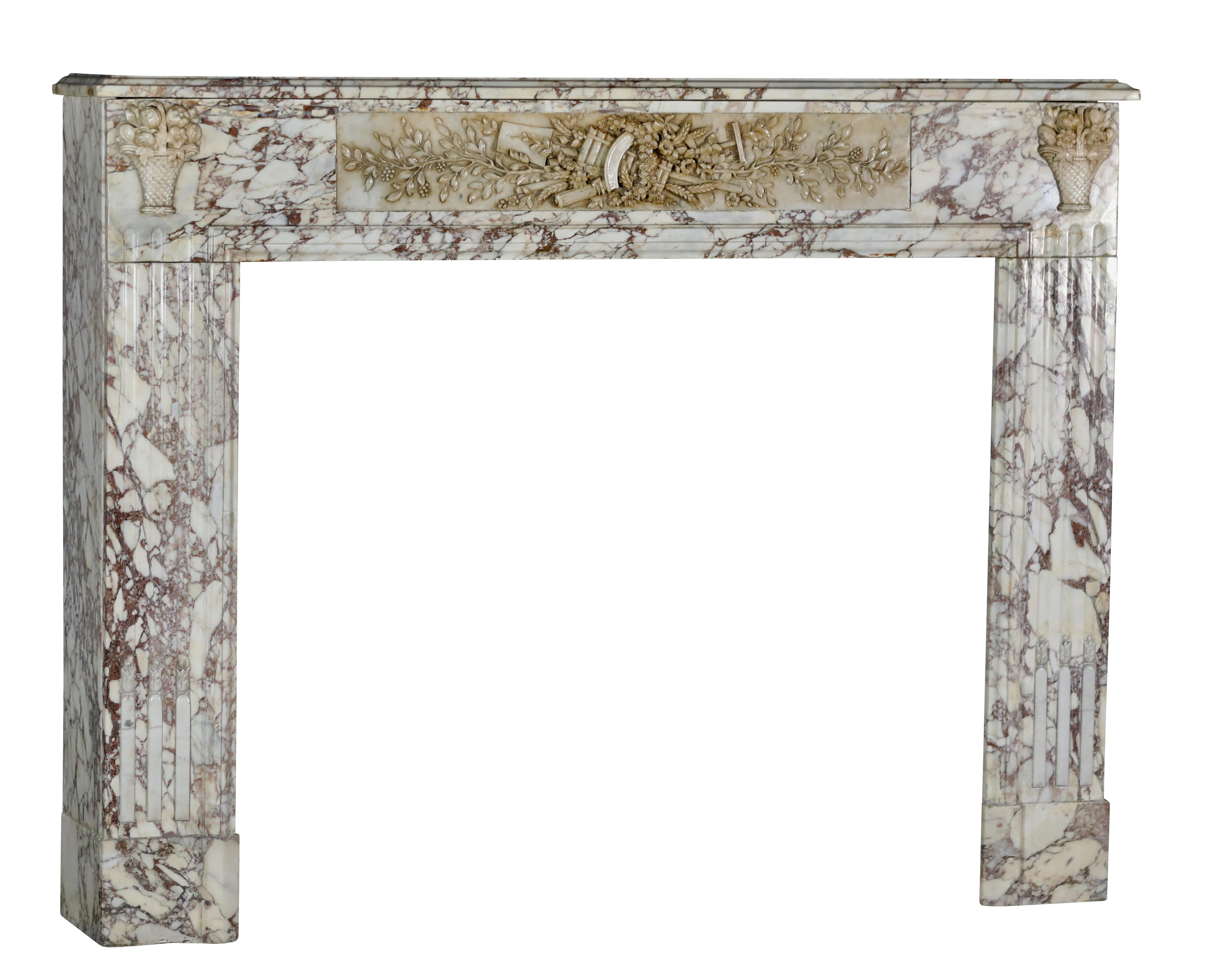 Camino in marmo brecciato del XVIII secolo per un design di lusso personalizzato in vendita 10