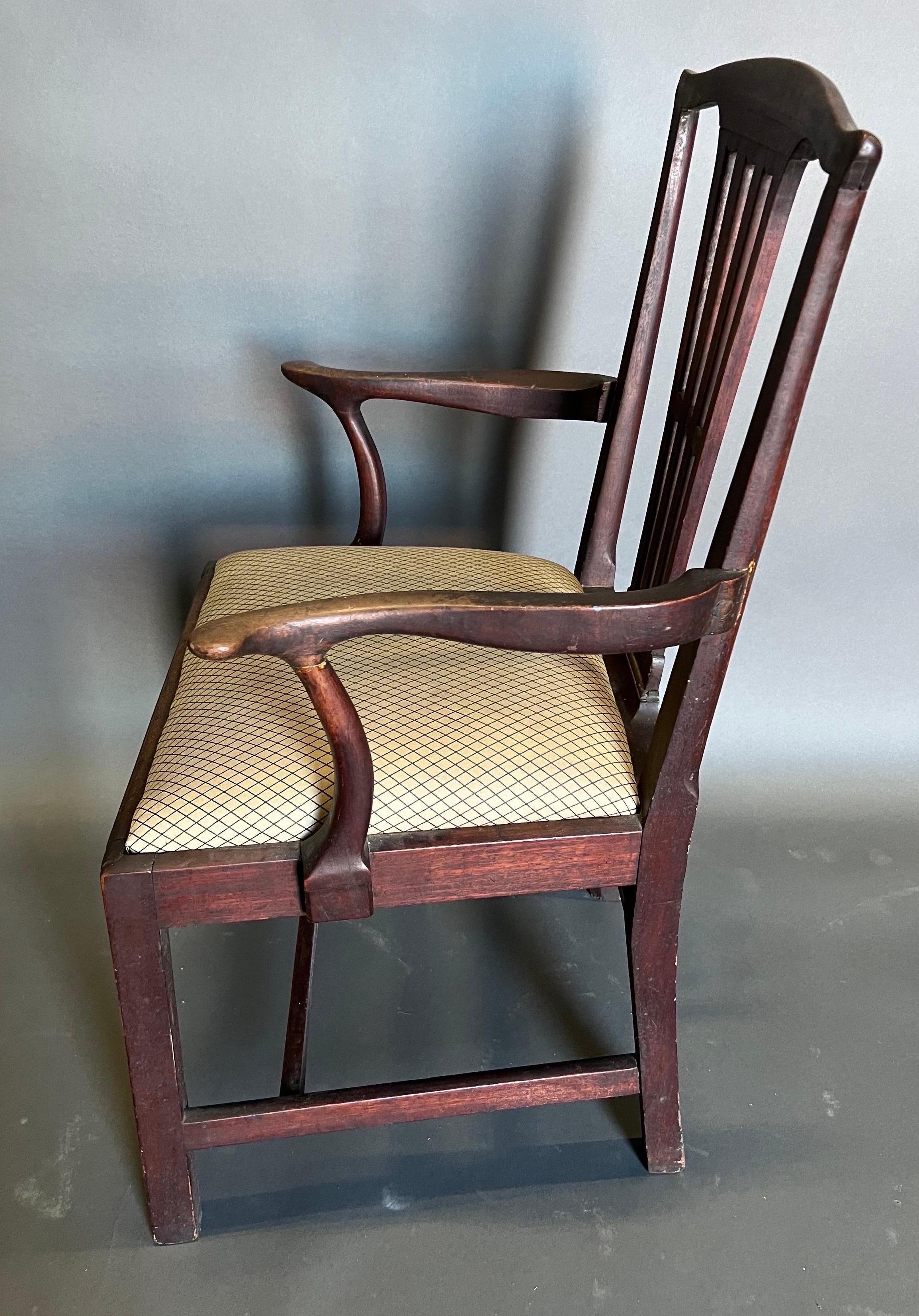 18th century British mahogany armchair  In Good Condition For Sale In Charleston, SC