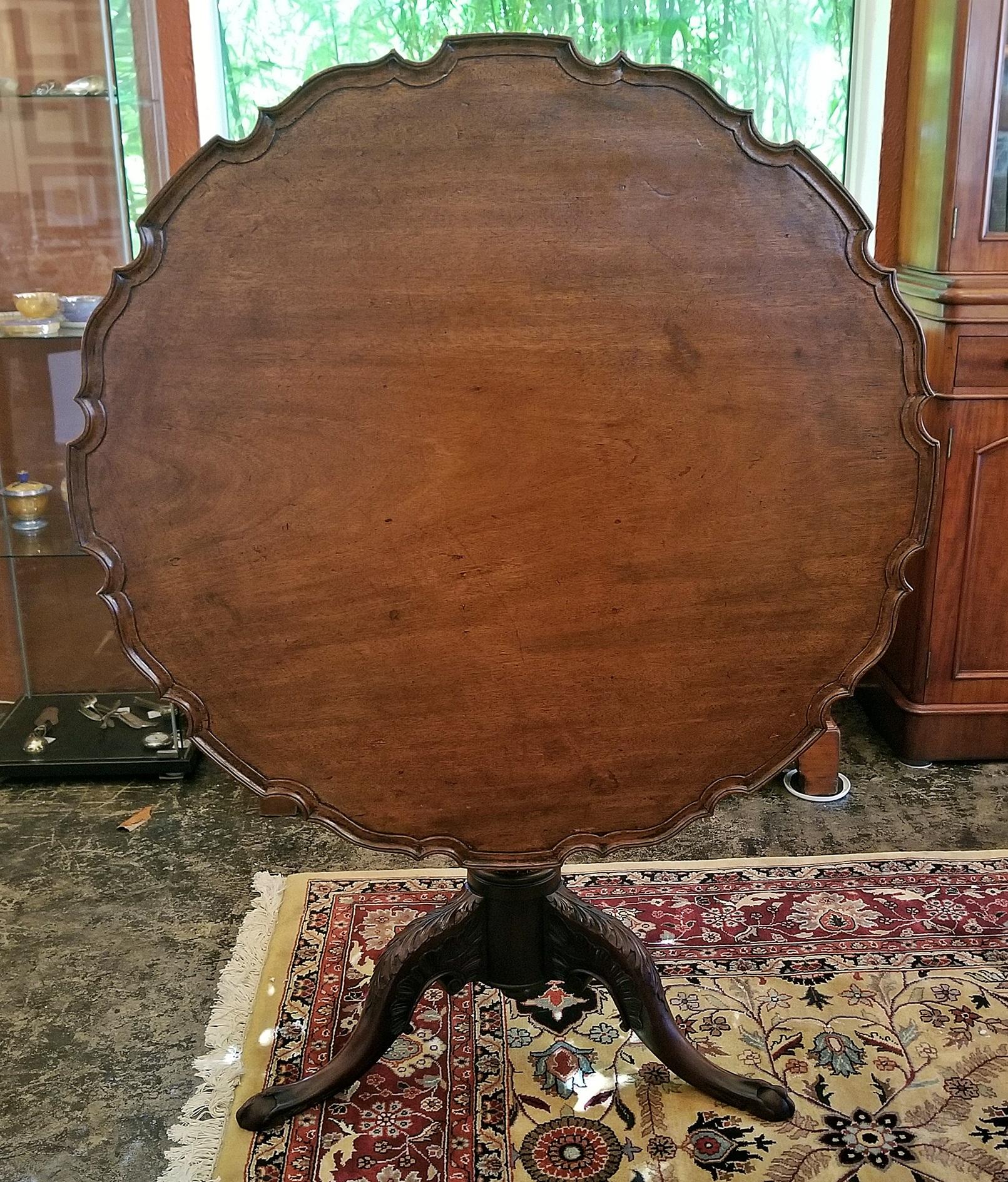 18th Century British Mahogany Pie Crust Tilt-Top Tea Table 8