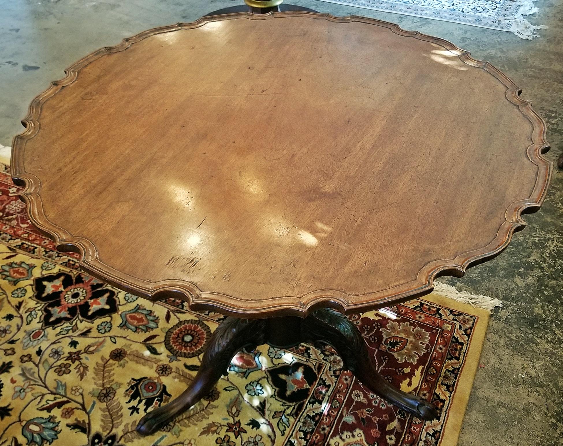 Hand-Carved 18th Century British Mahogany Pie Crust Tilt-Top Tea Table