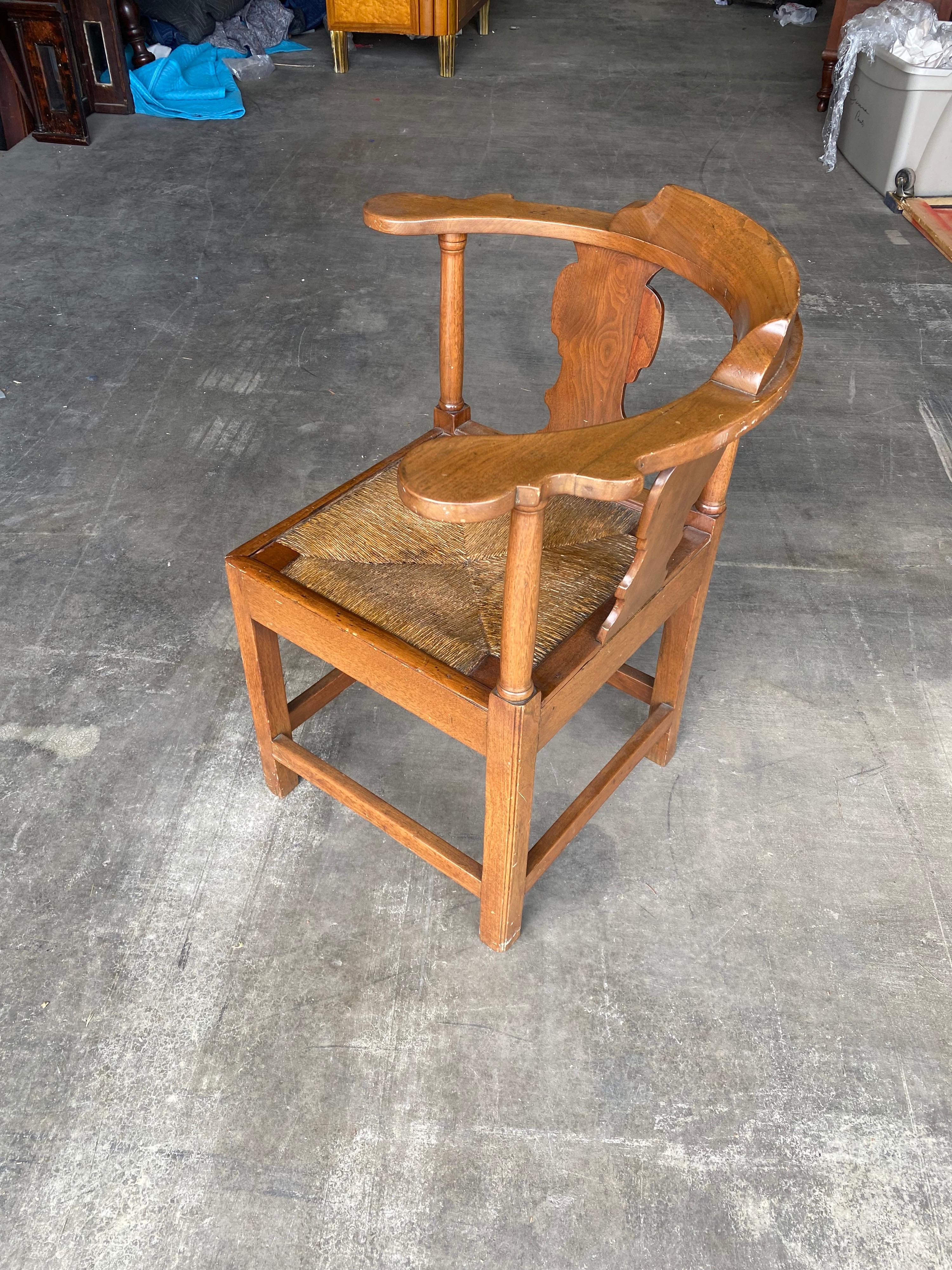 English 18th Century British Walnut Corner Chair with Rush Seat