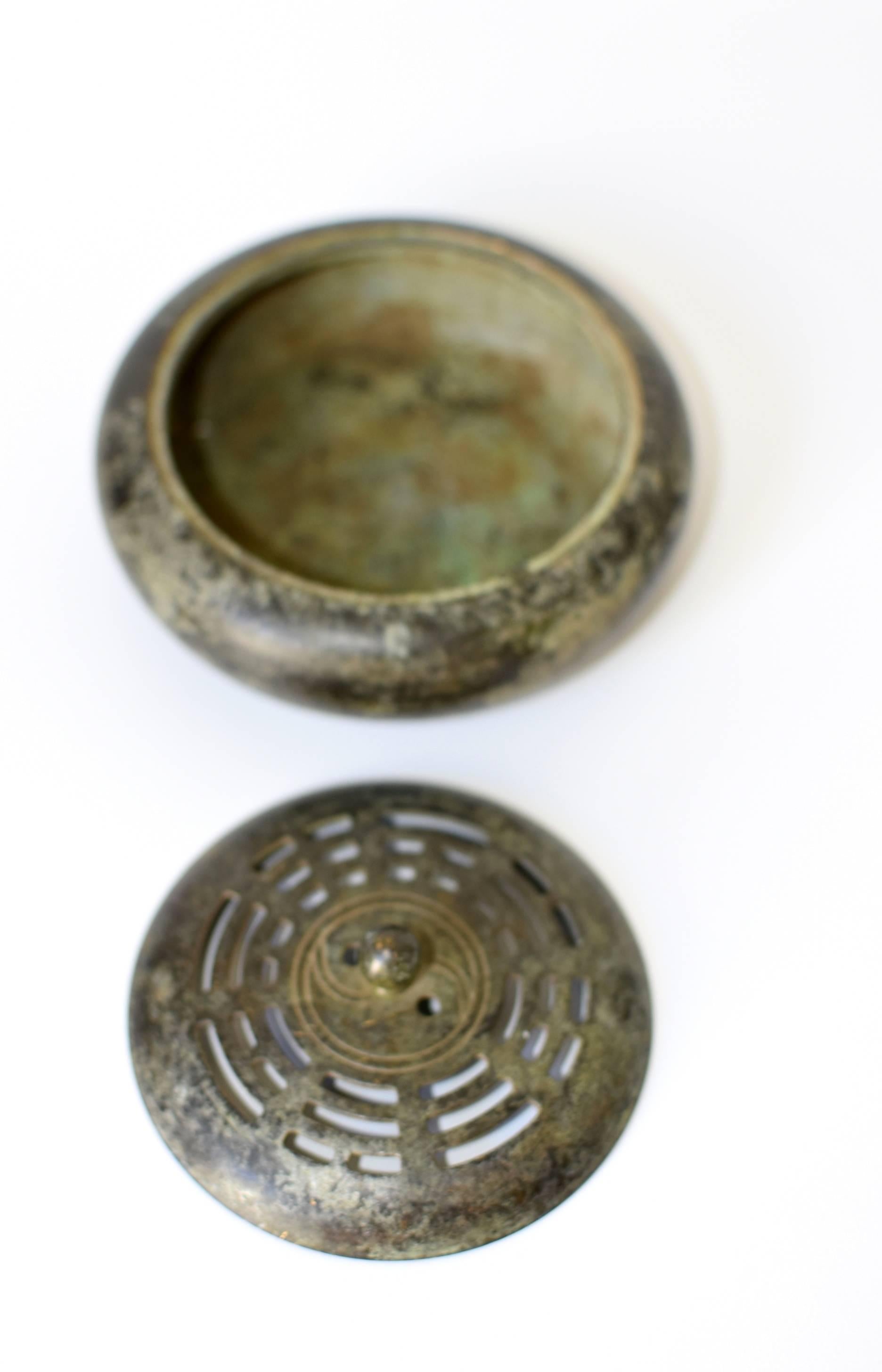 18th Century Bronze Censer, Signed Qian Long Period, Zen Incense Burner In Excellent Condition In Somis, CA