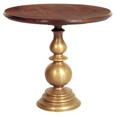 Couchtische mit Bronzebein und Nussbaumplatte aus dem 18.