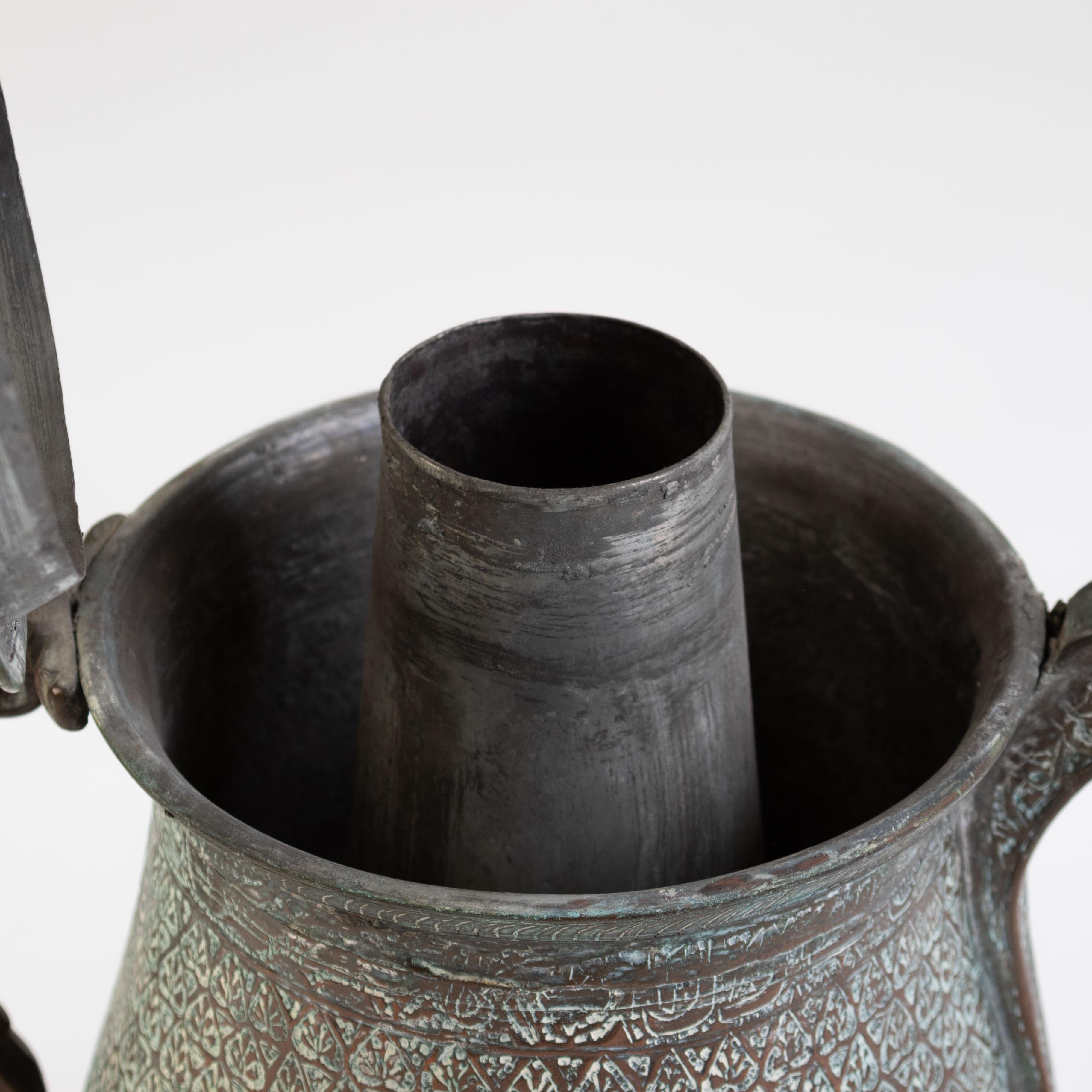 Samovar de bronce mogol de Cachemira del siglo XVIII en venta 4